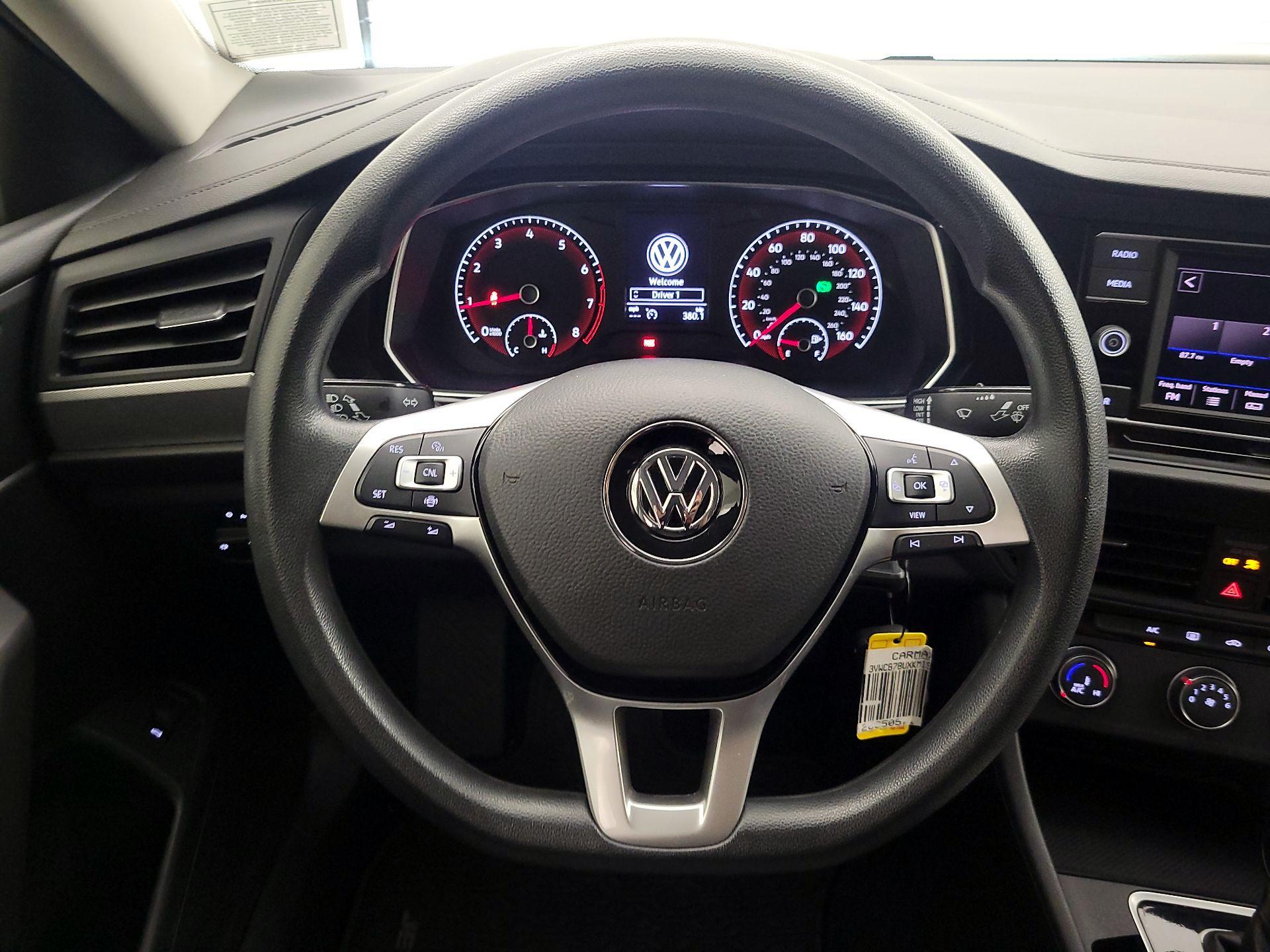 Thumbnail: 2019 Volkswagen Jetta - 10