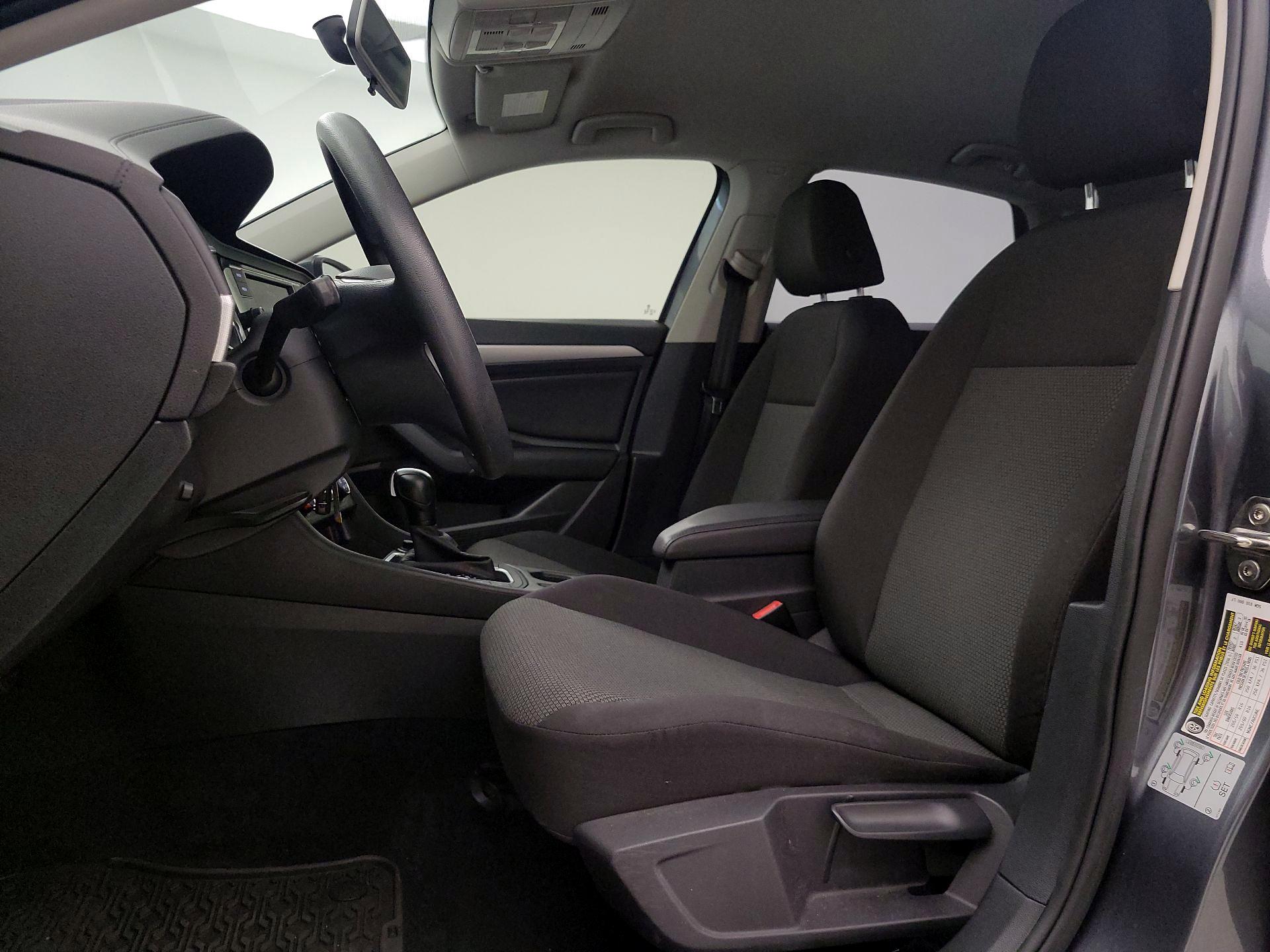 Thumbnail: 2019 Volkswagen Jetta - 11