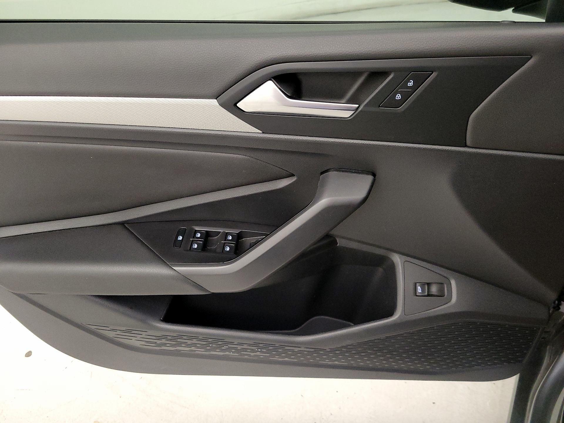 Thumbnail: 2019 Volkswagen Jetta - 12