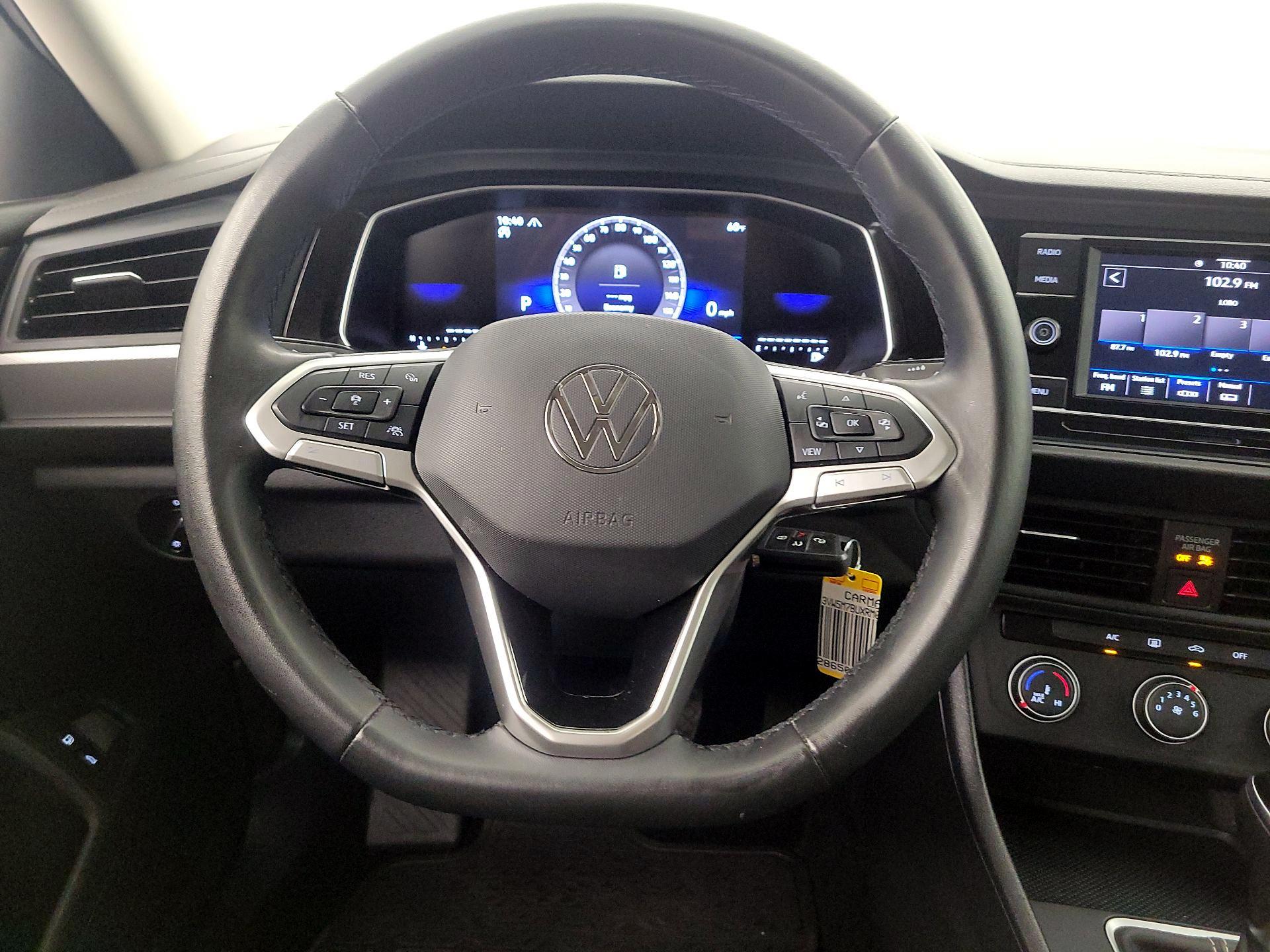 Thumbnail: 2024 Volkswagen Jetta - 10