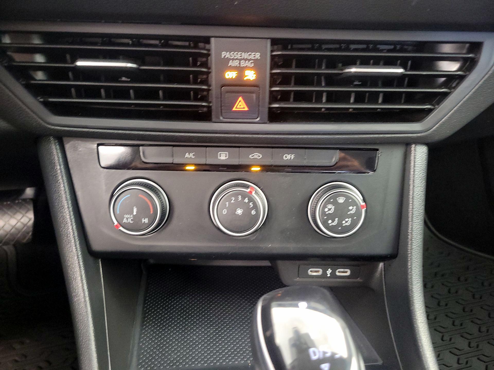 Thumbnail: 2024 Volkswagen Jetta - 16