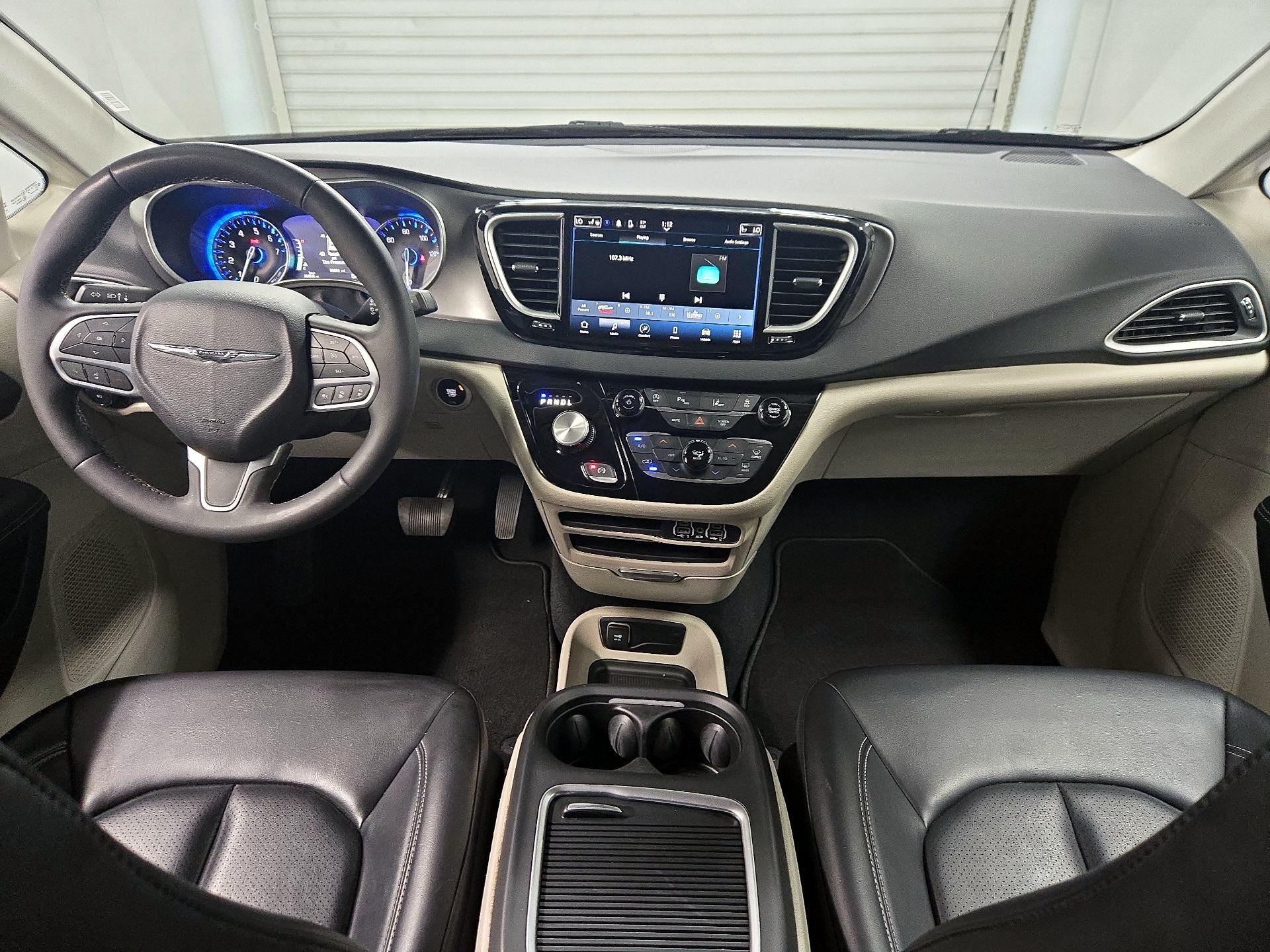 Thumbnail: 2023 Chrysler Pacifica - 9