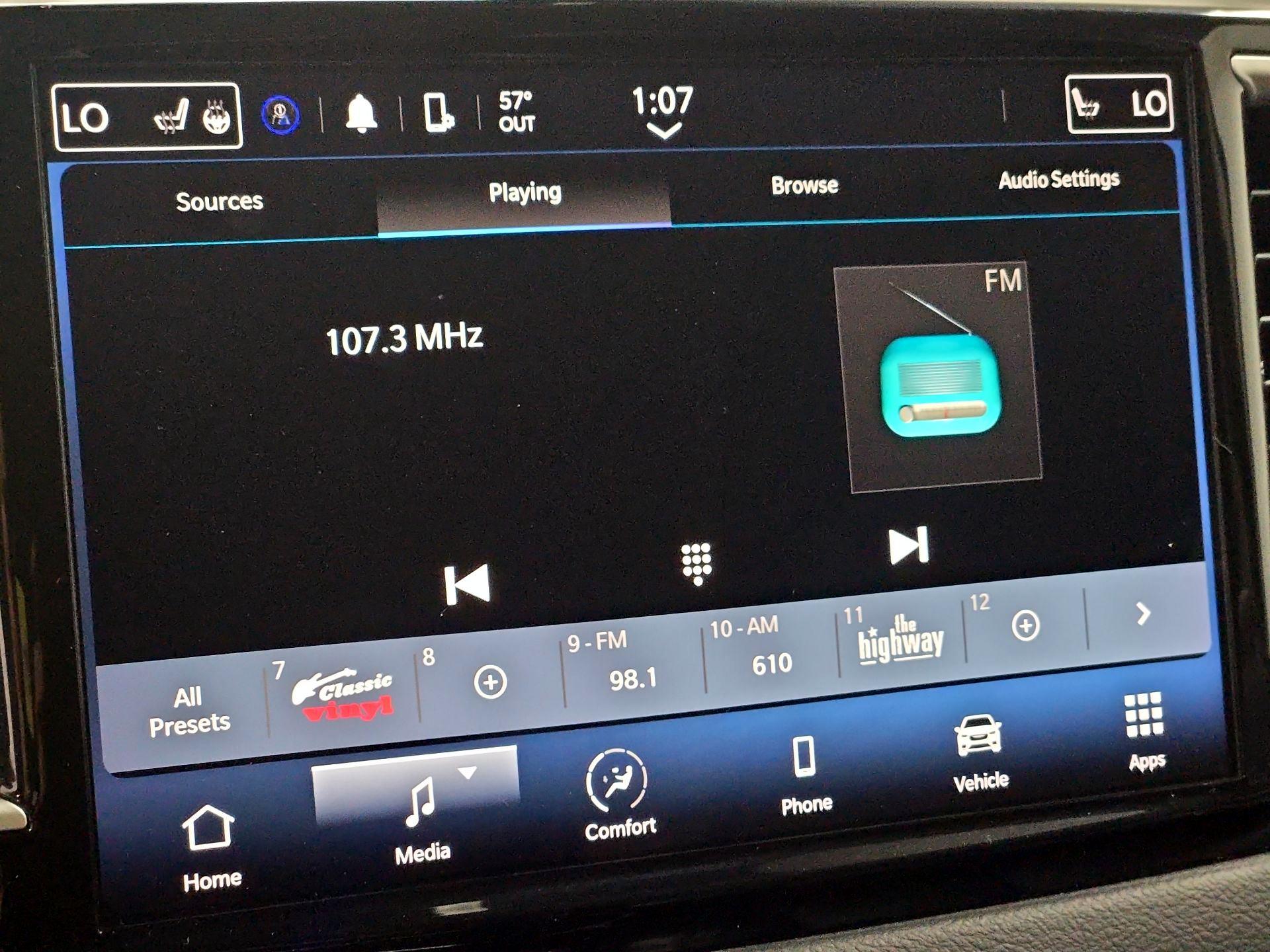 Thumbnail: 2023 Chrysler Pacifica - 15
