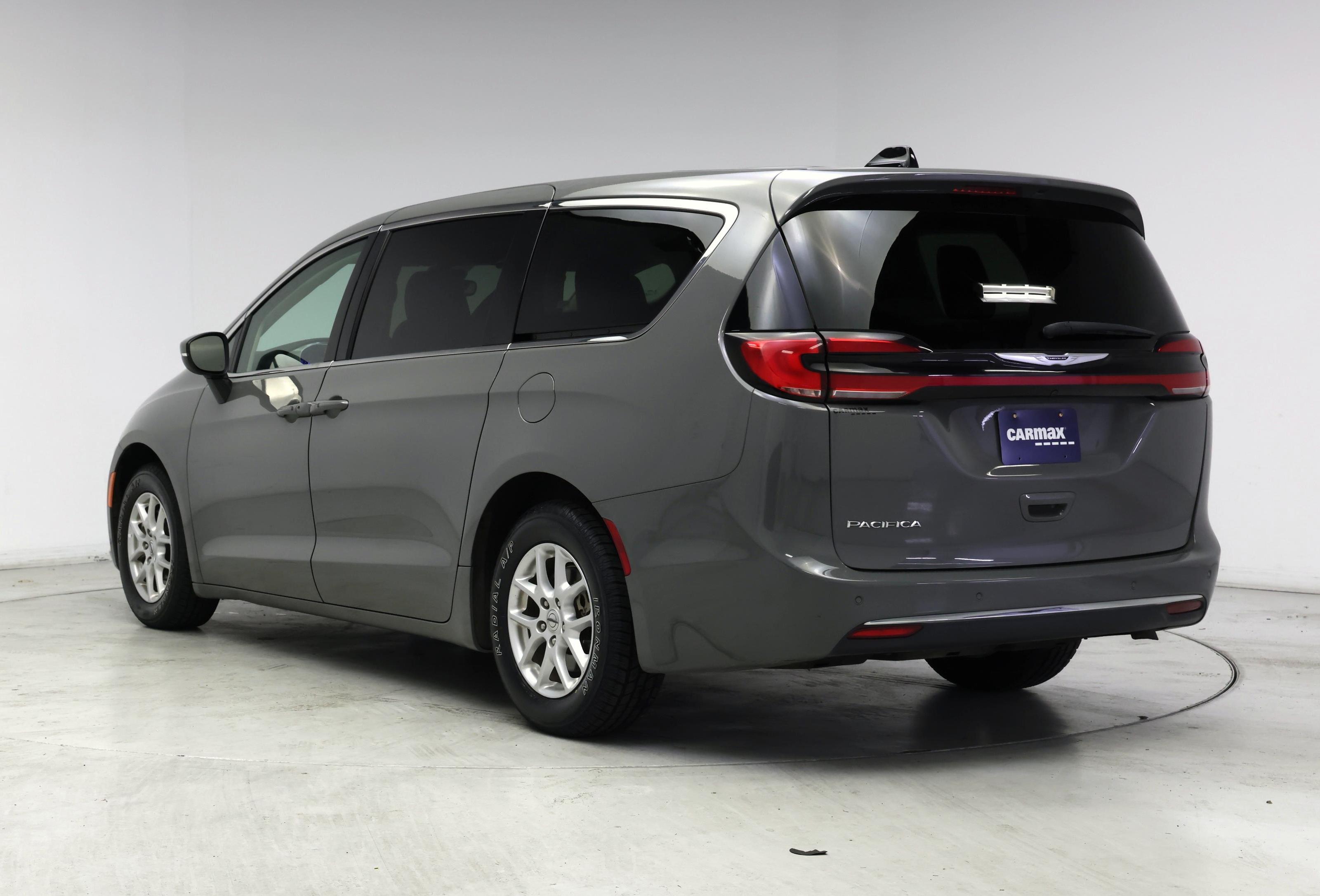 Thumbnail: 2023 Chrysler Pacifica - 2