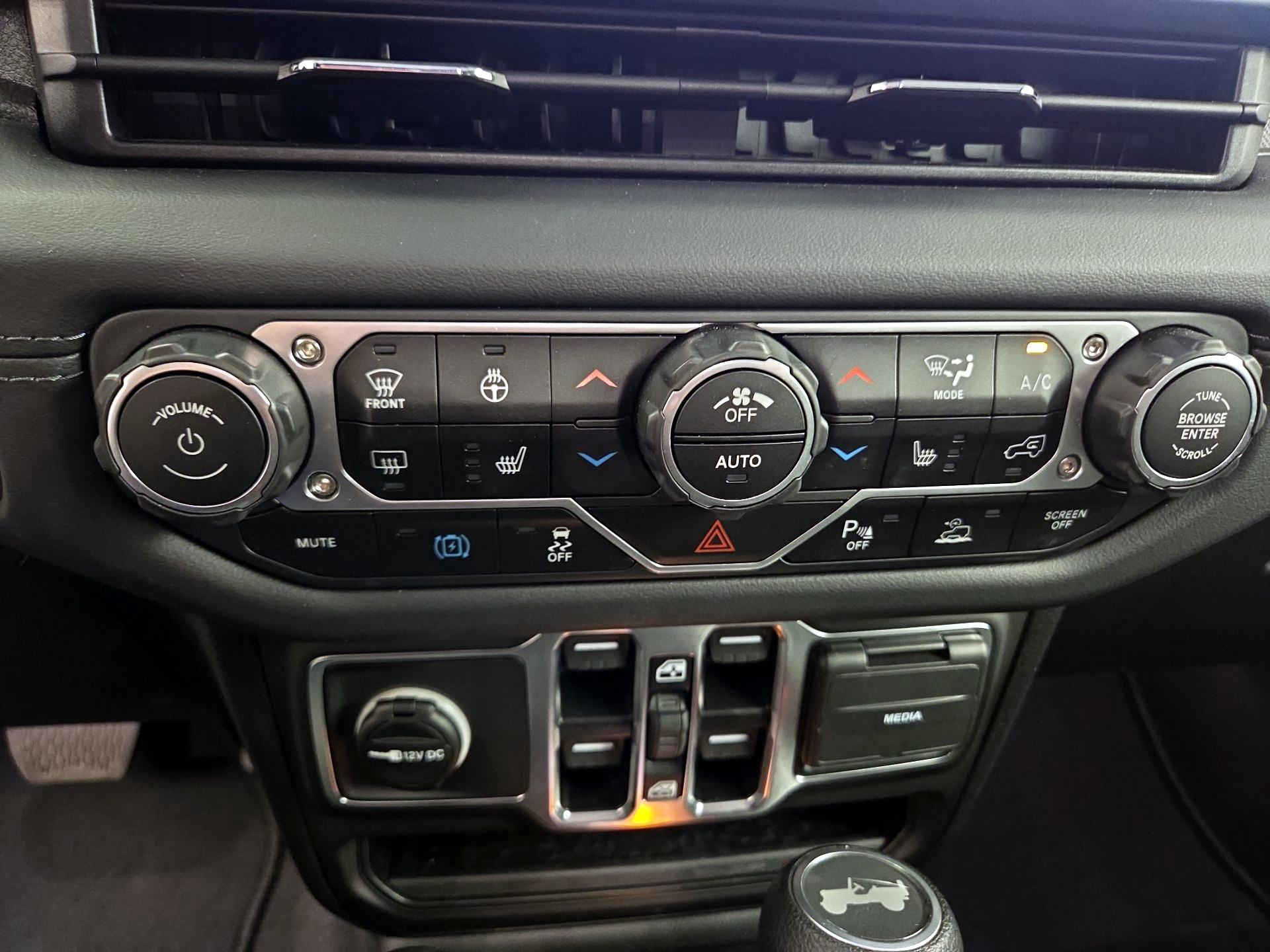 Thumbnail: 2025 Jeep Wrangler - 16