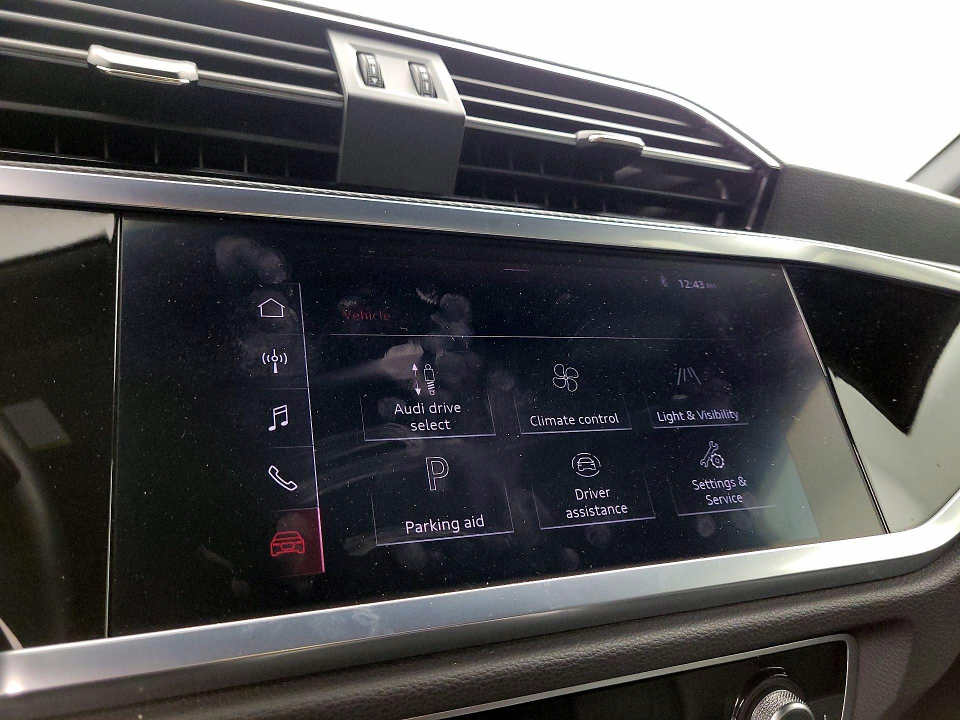 Thumbnail: 2020 Audi Q3 - 13