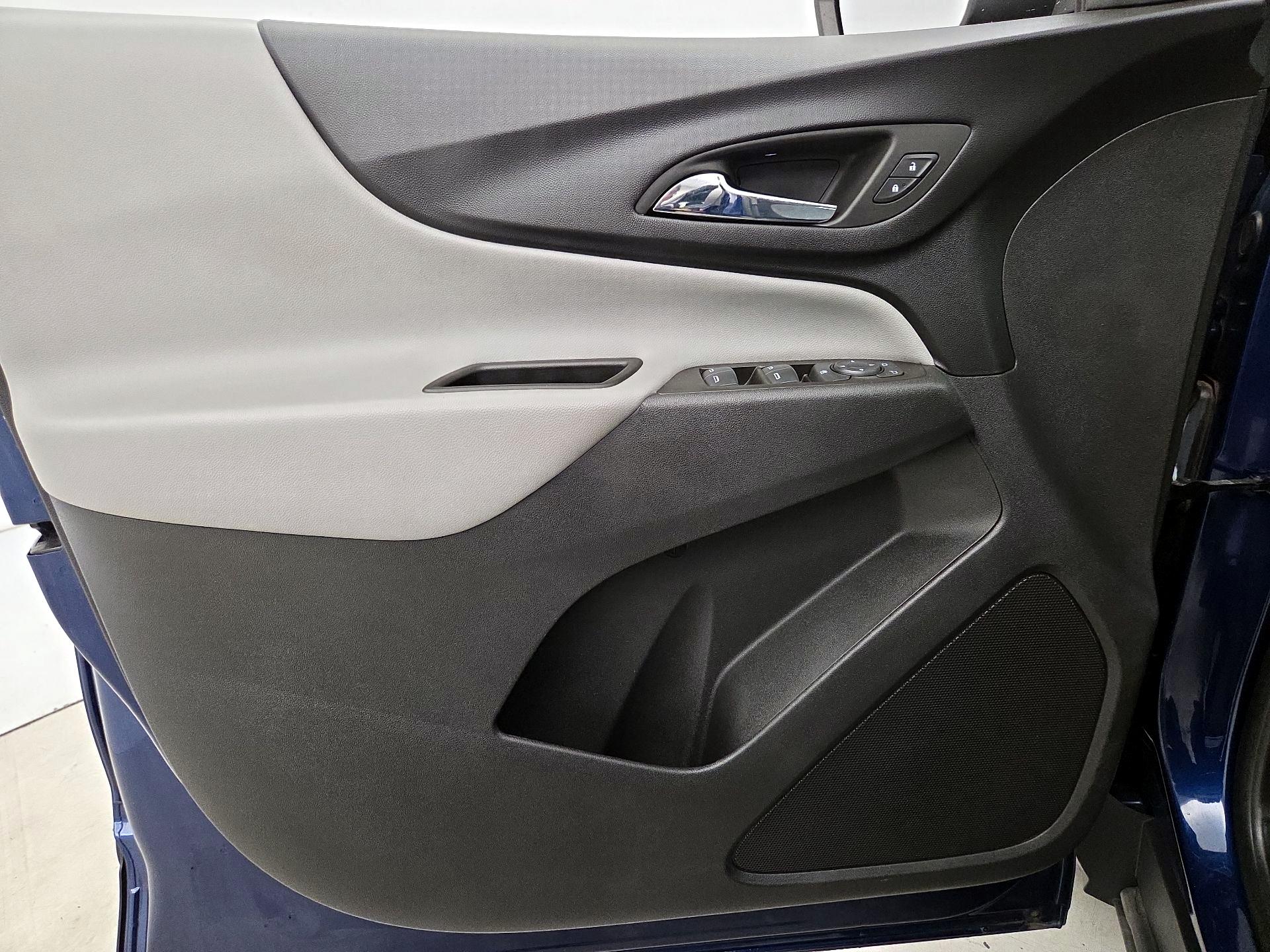 Thumbnail: 2022 Chevrolet Equinox - 12