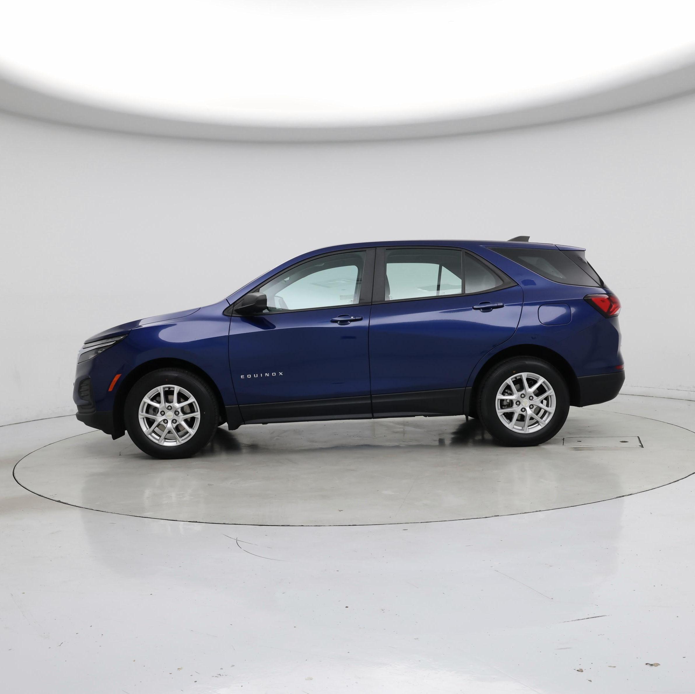 Thumbnail: 2022 Chevrolet Equinox - 3