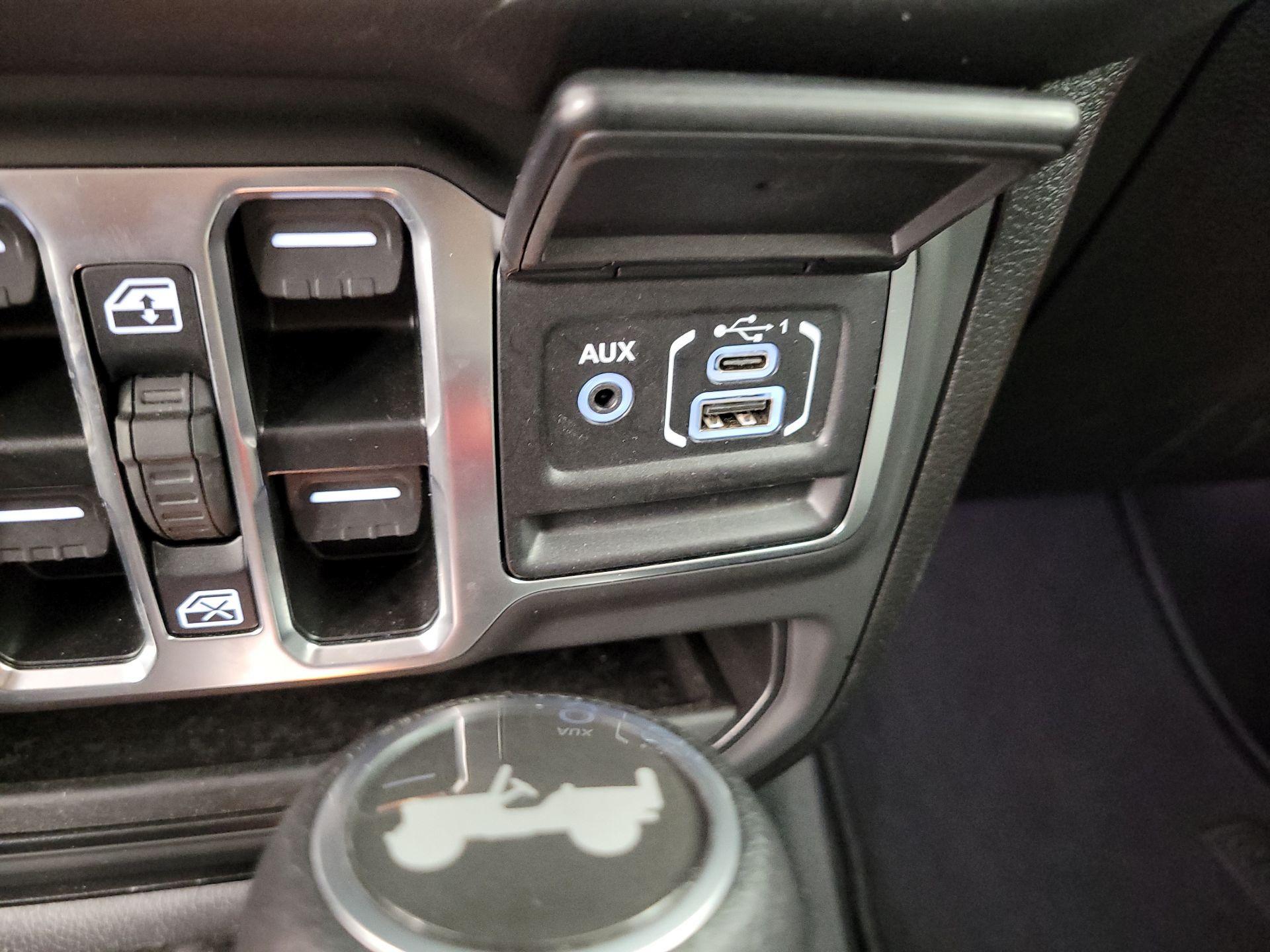 Thumbnail: 2025 Jeep Wrangler - 18