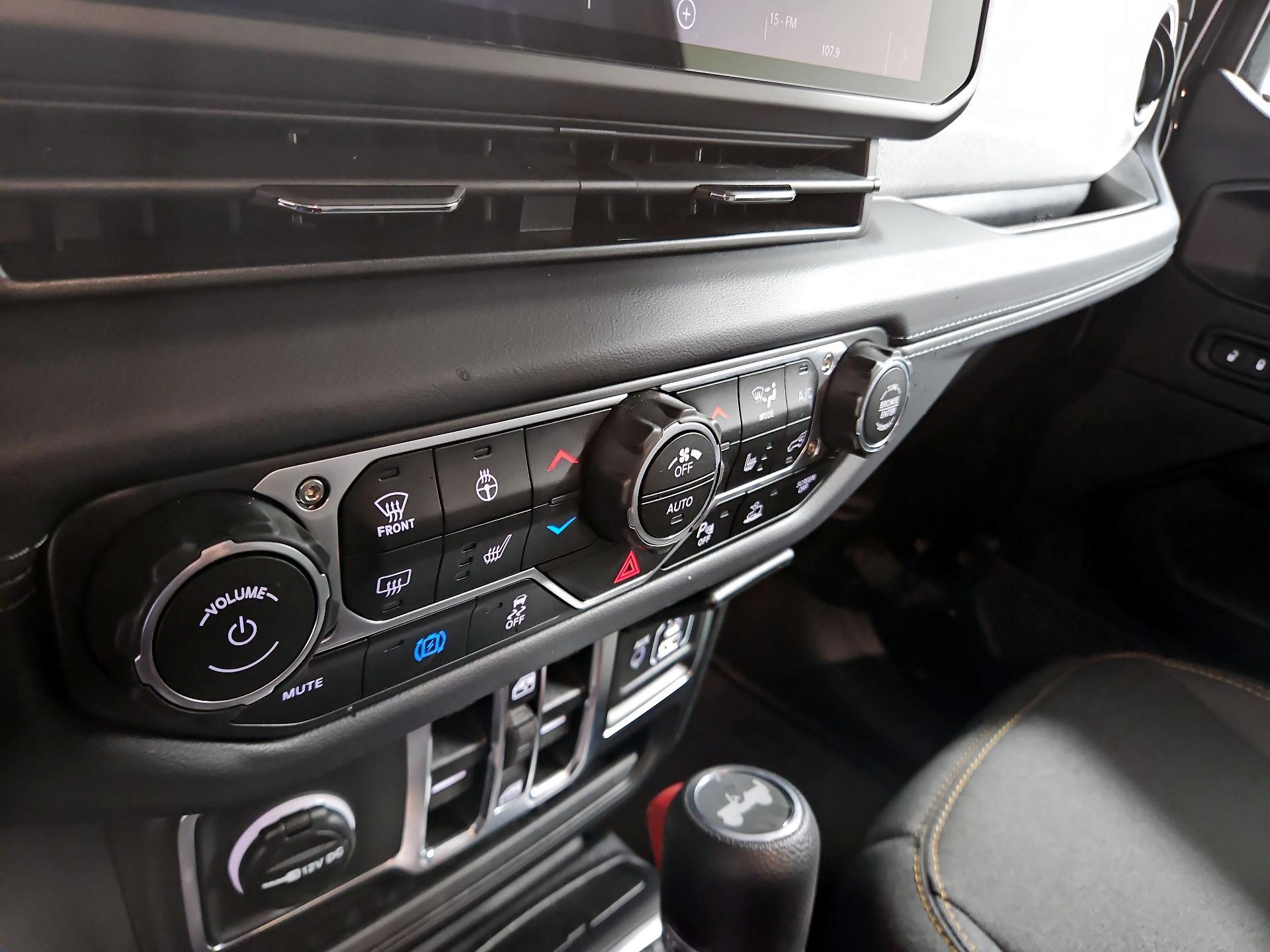Thumbnail: 2025 Jeep Wrangler - 16