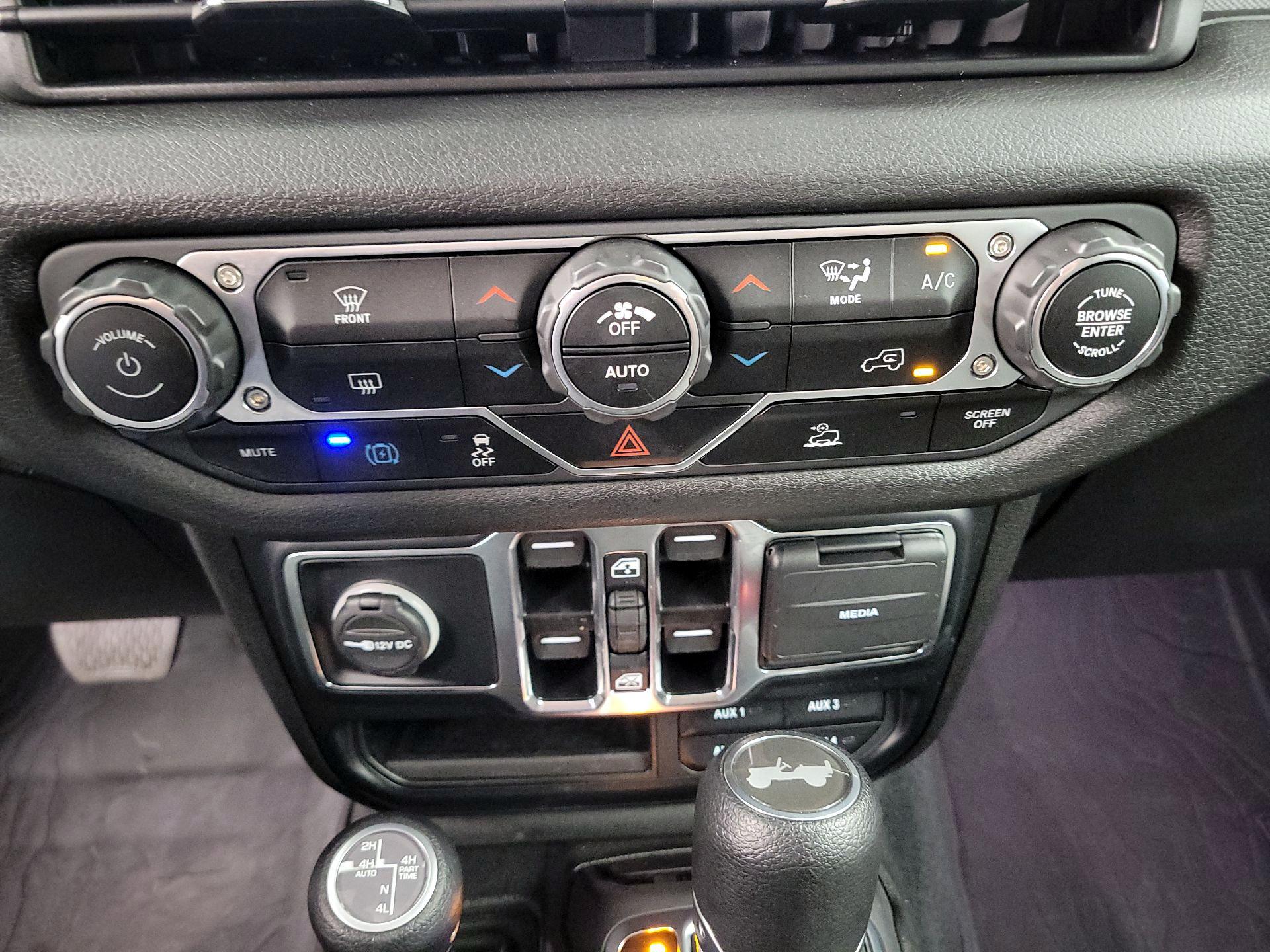 Thumbnail: 2024 Jeep Wrangler - 16
