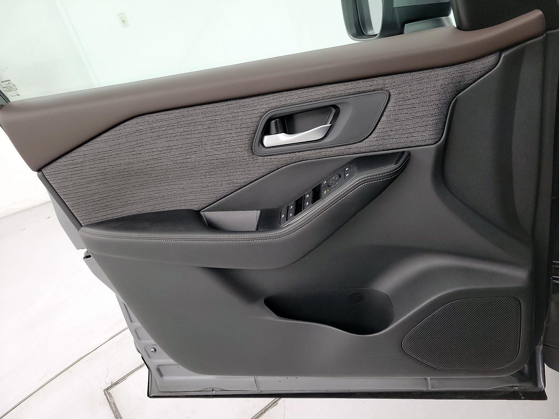 Thumbnail: 2022 Nissan Rogue - 12