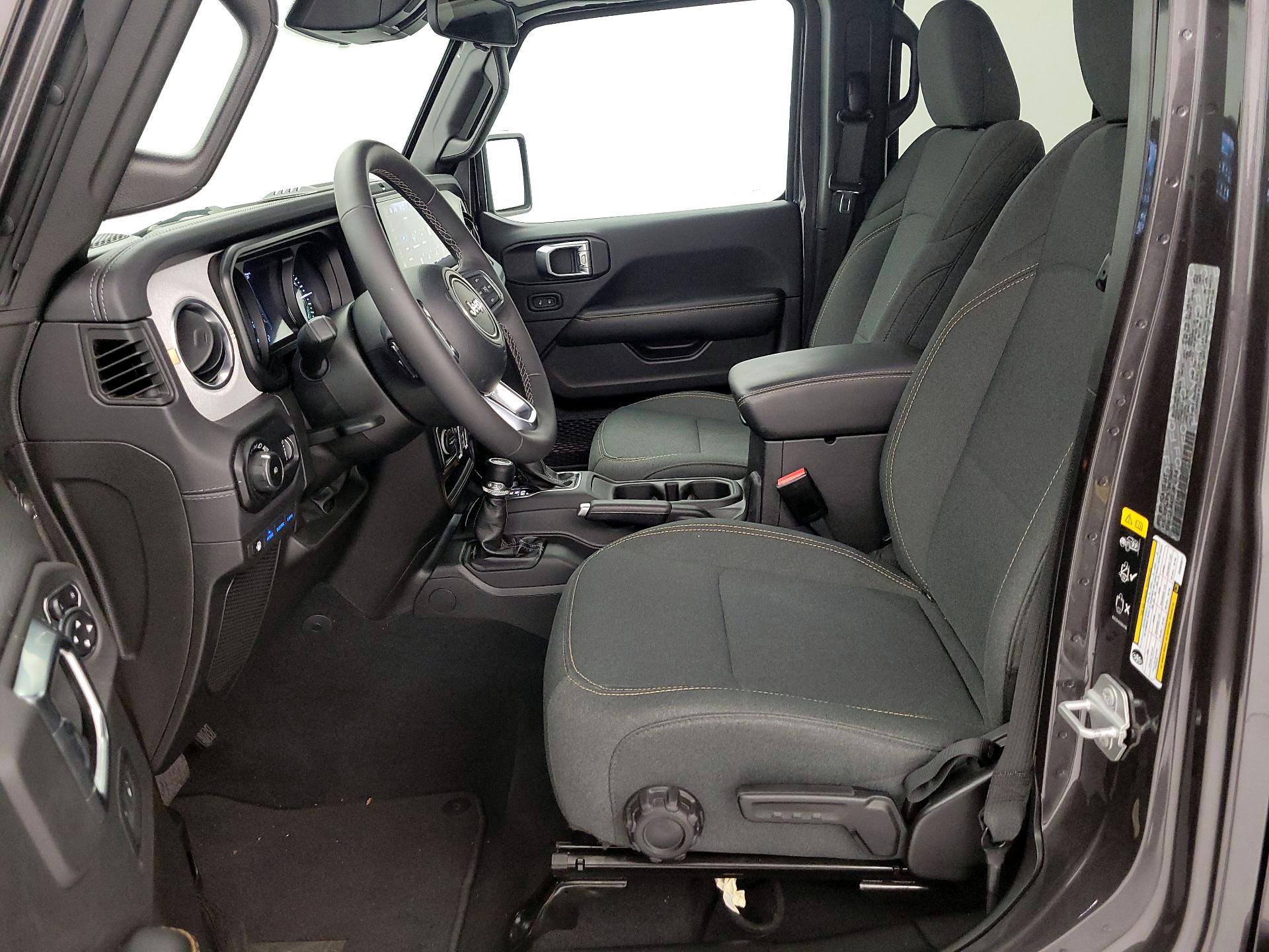 Thumbnail: 2025 Jeep Wrangler - 11