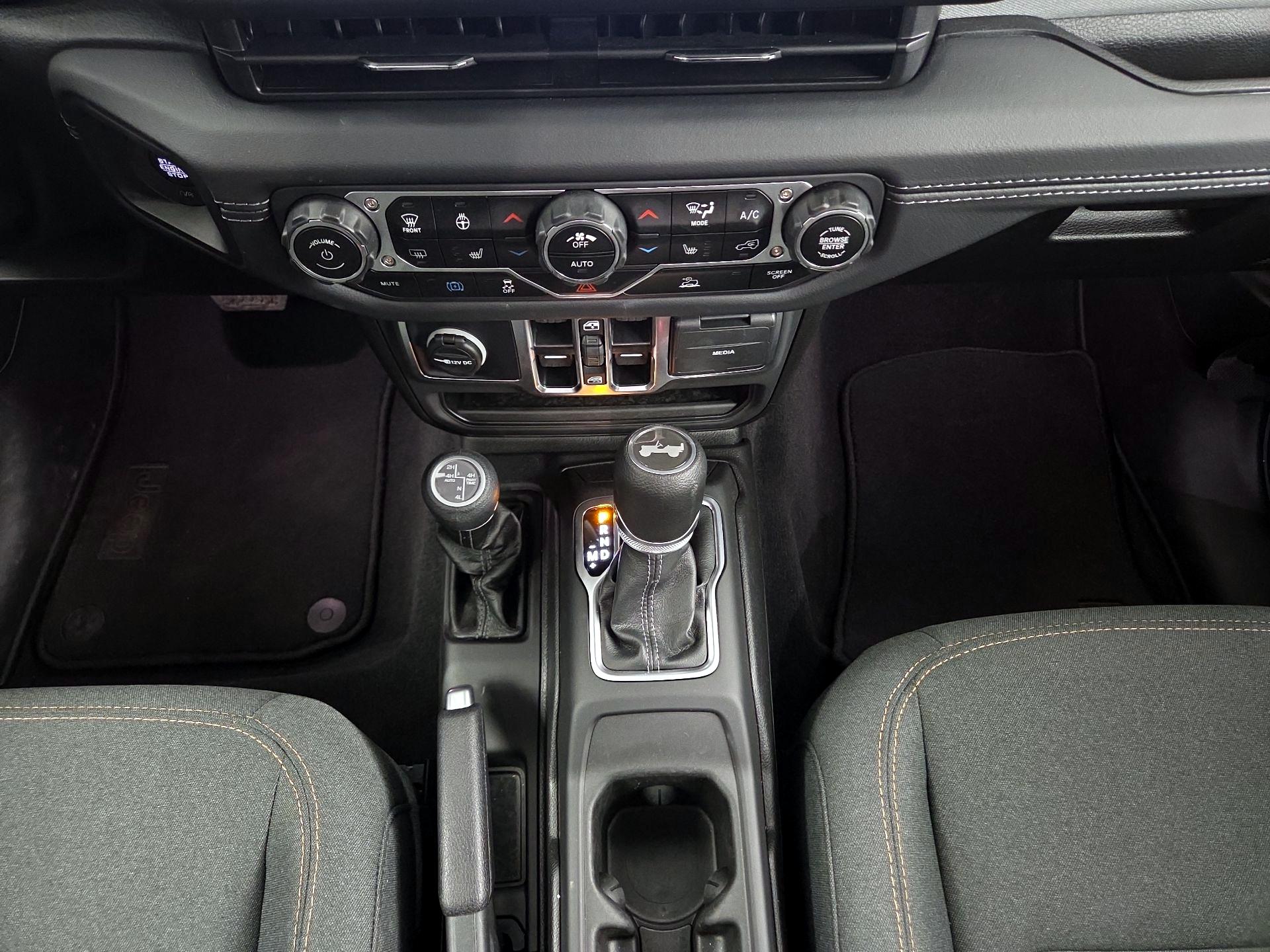 Thumbnail: 2025 Jeep Wrangler - 17