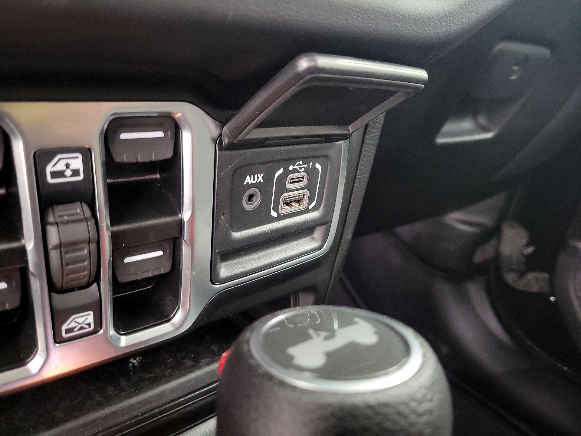 Thumbnail: 2025 Jeep Wrangler - 18