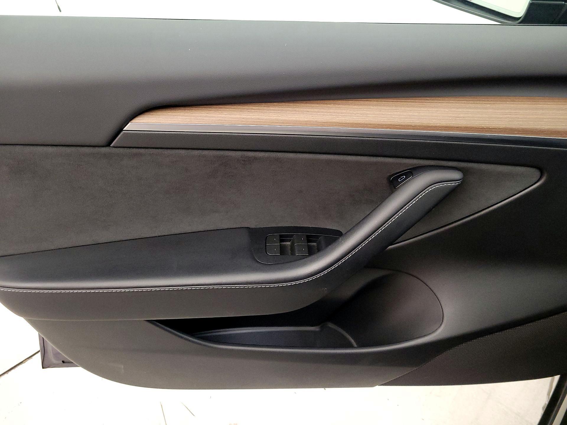Thumbnail: 2023 Tesla Model 3 - 12