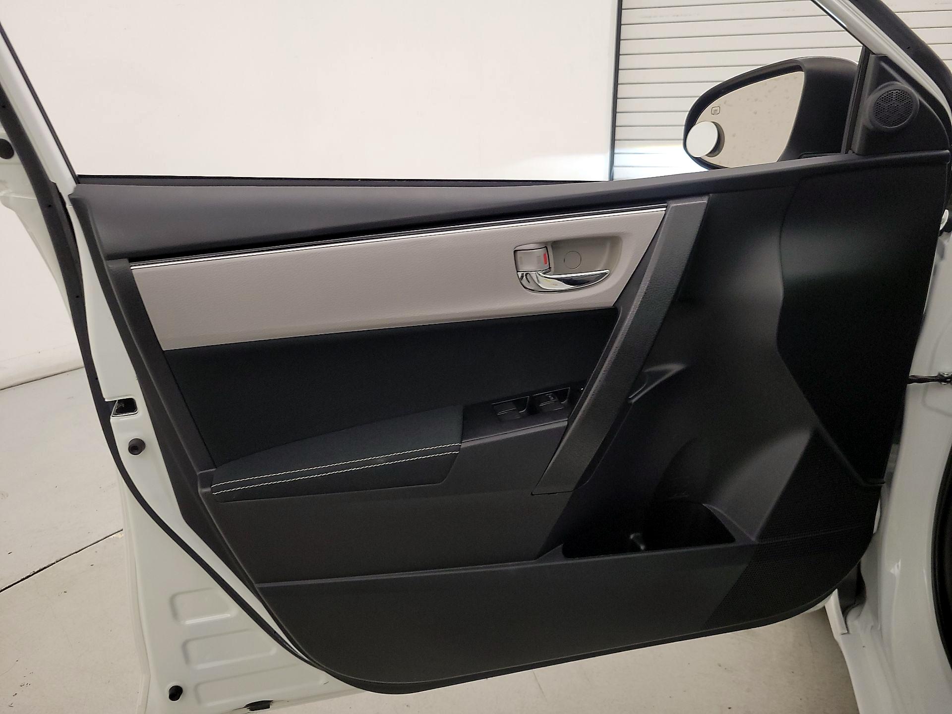 Thumbnail: 2018 Toyota Corolla - 12