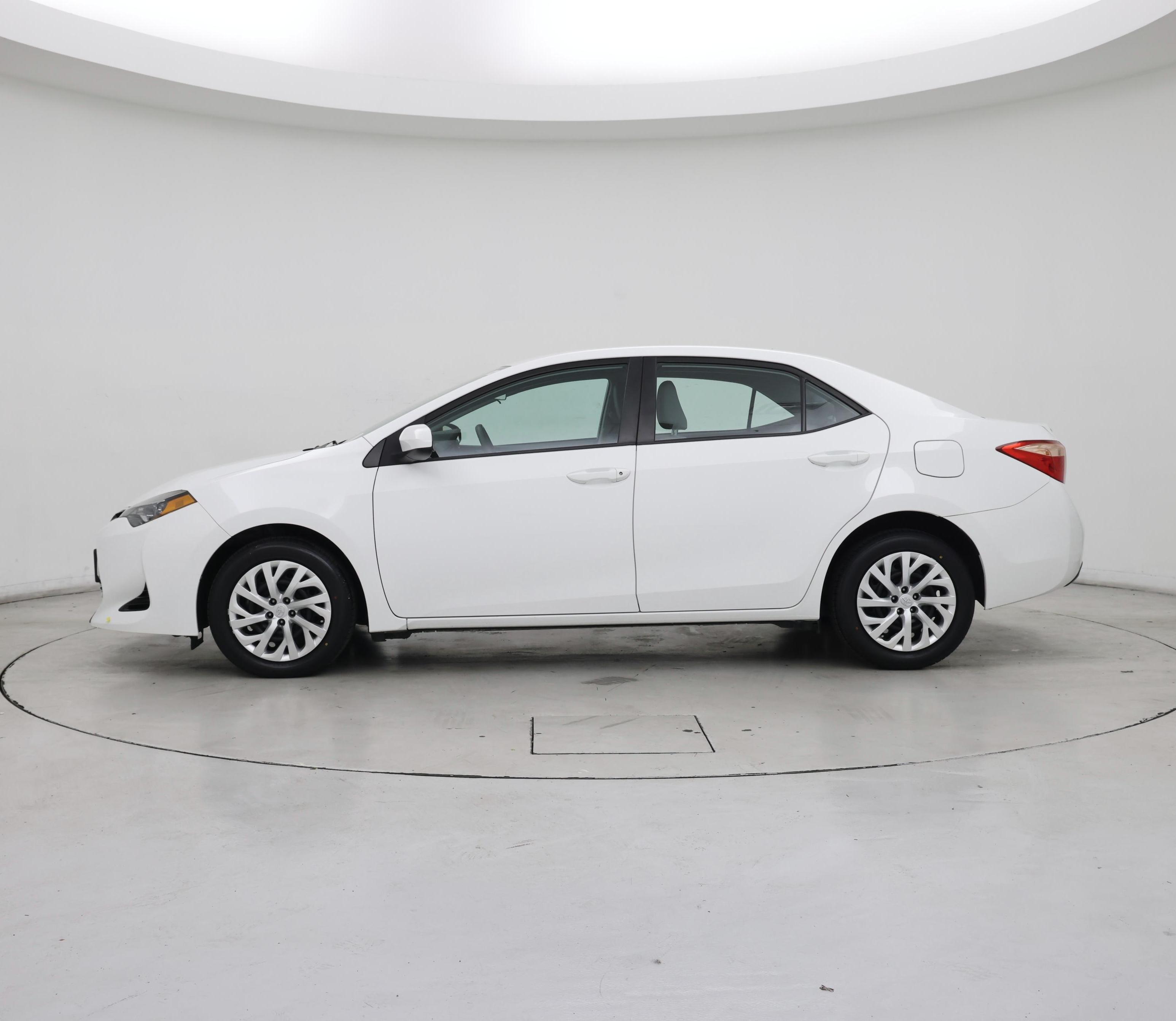 Thumbnail: 2018 Toyota Corolla - 3