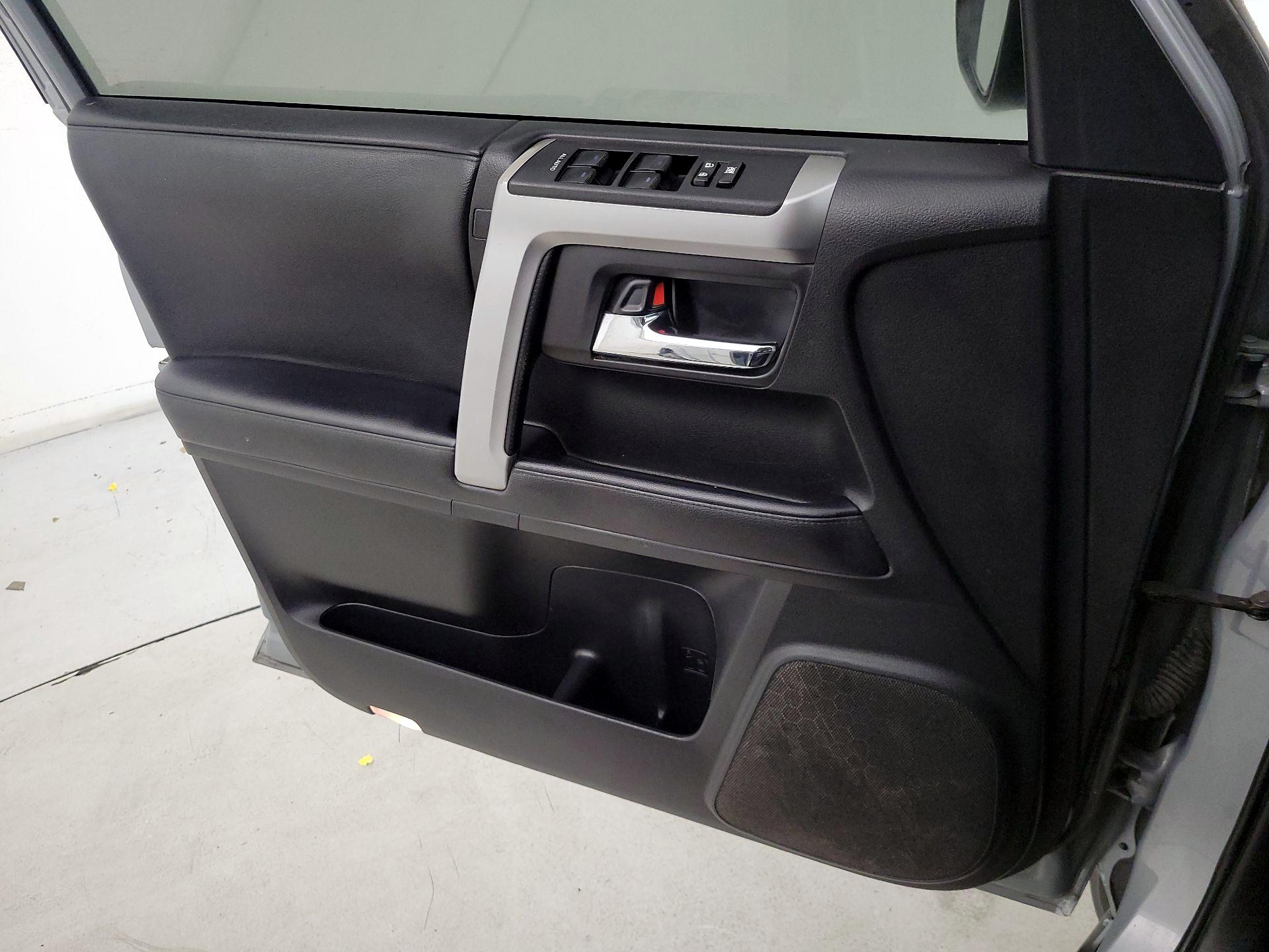 Thumbnail: 2021 Toyota 4Runner - 12