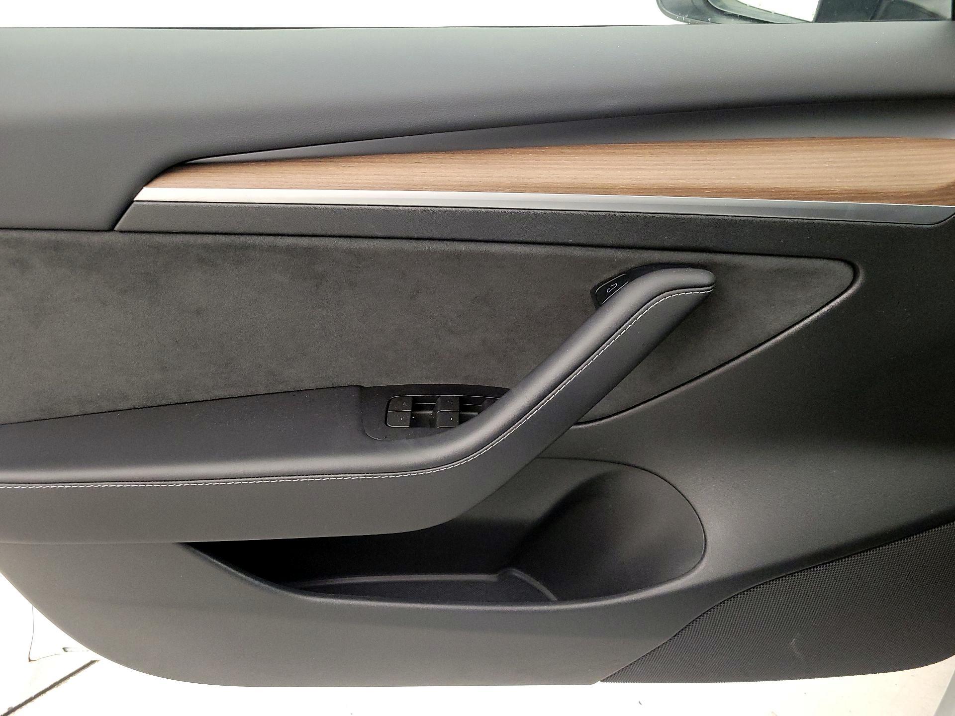 Thumbnail: 2023 Tesla Model 3 - 12
