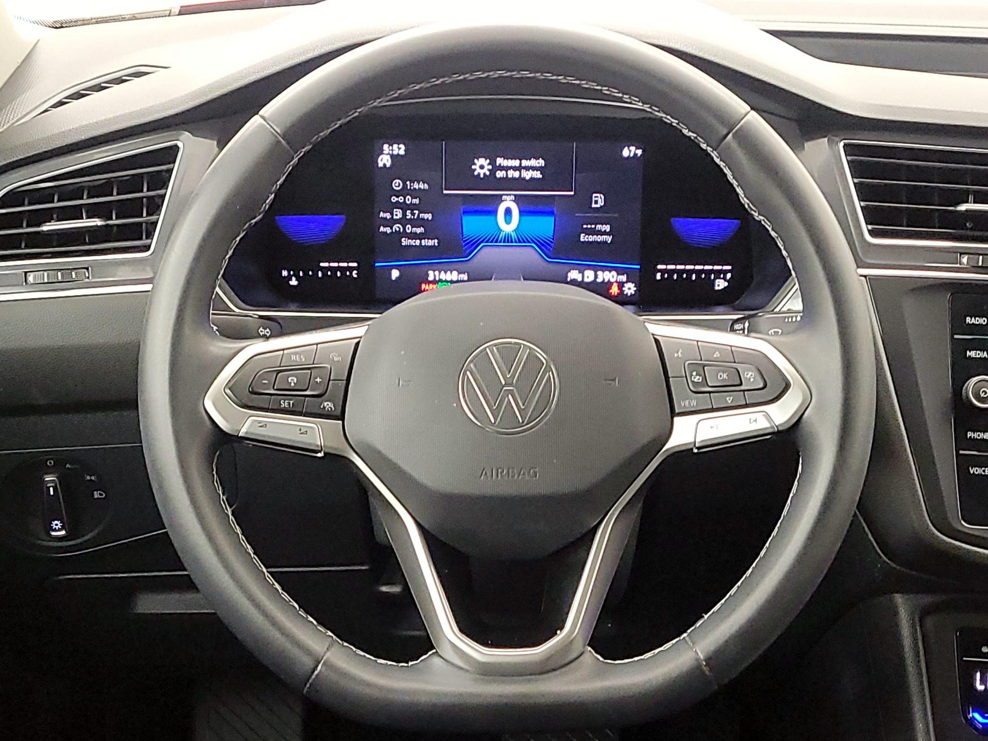 Thumbnail: 2023 Volkswagen Tiguan - 10