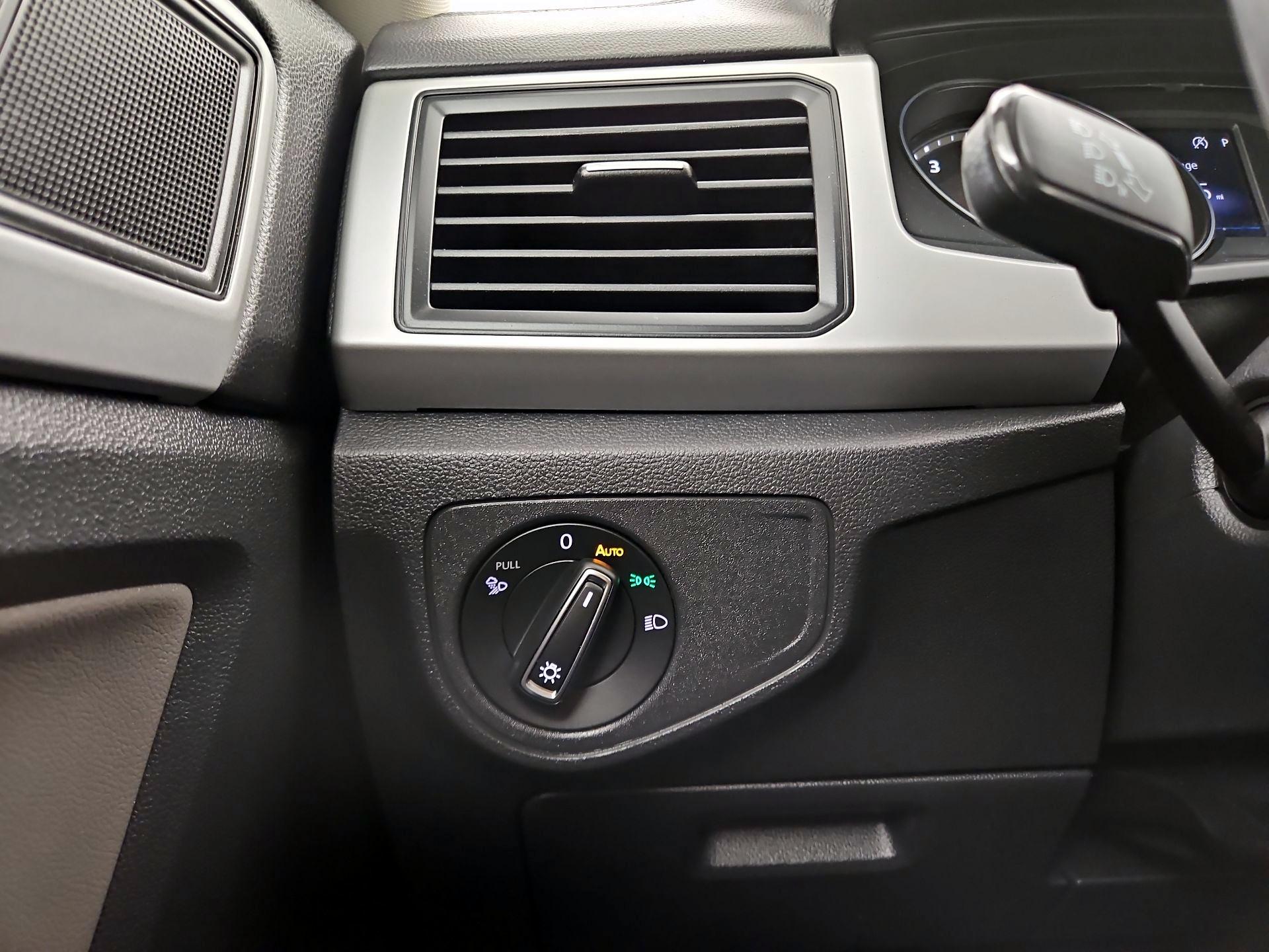 Thumbnail: 2021 Volkswagen Atlas - 13