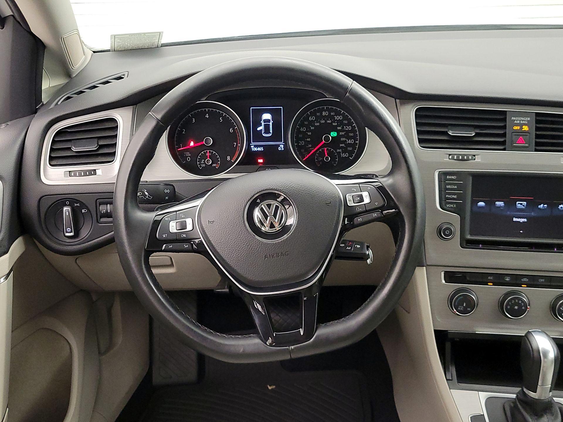 Thumbnail: 2016 Volkswagen Golf - 10