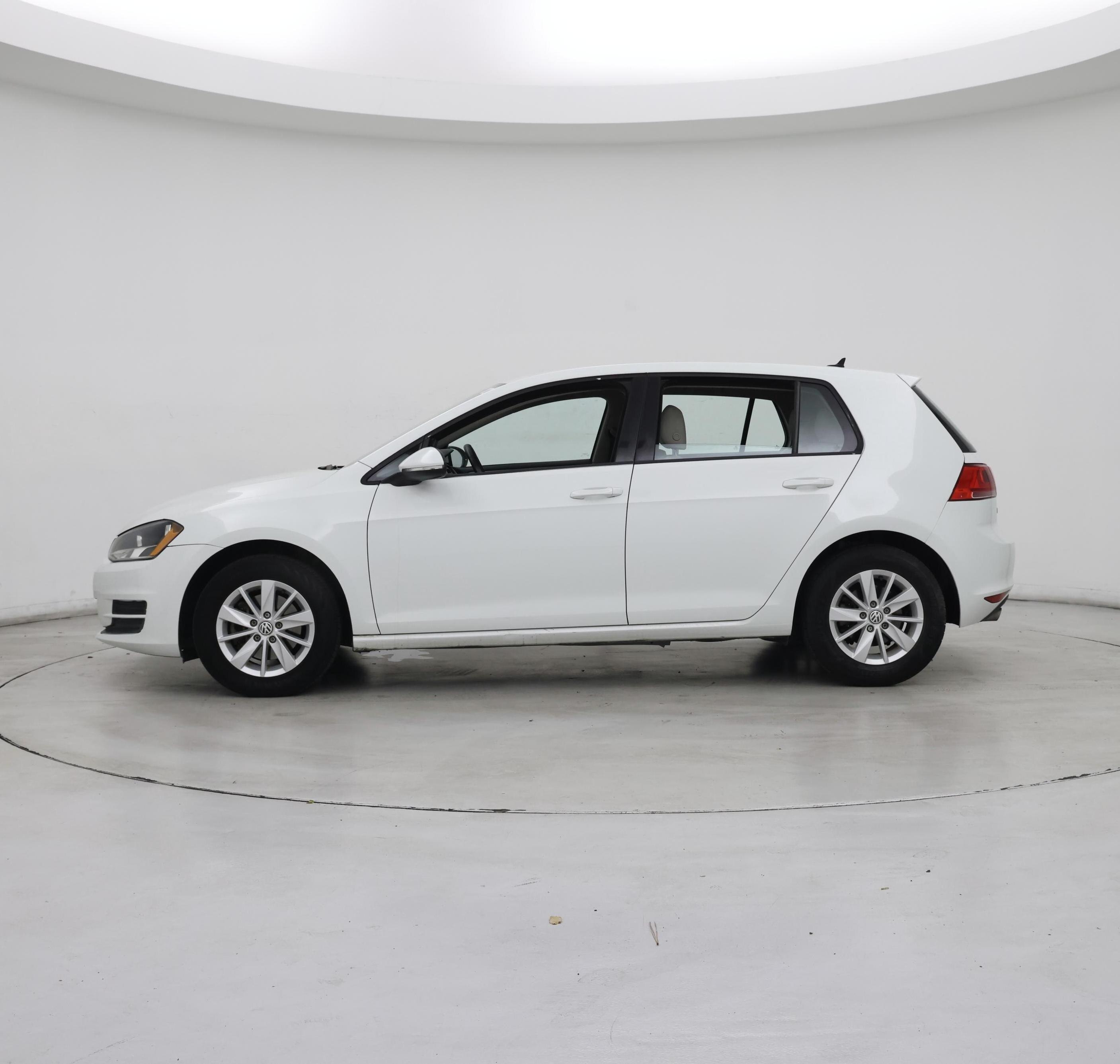 Thumbnail: 2016 Volkswagen Golf - 3