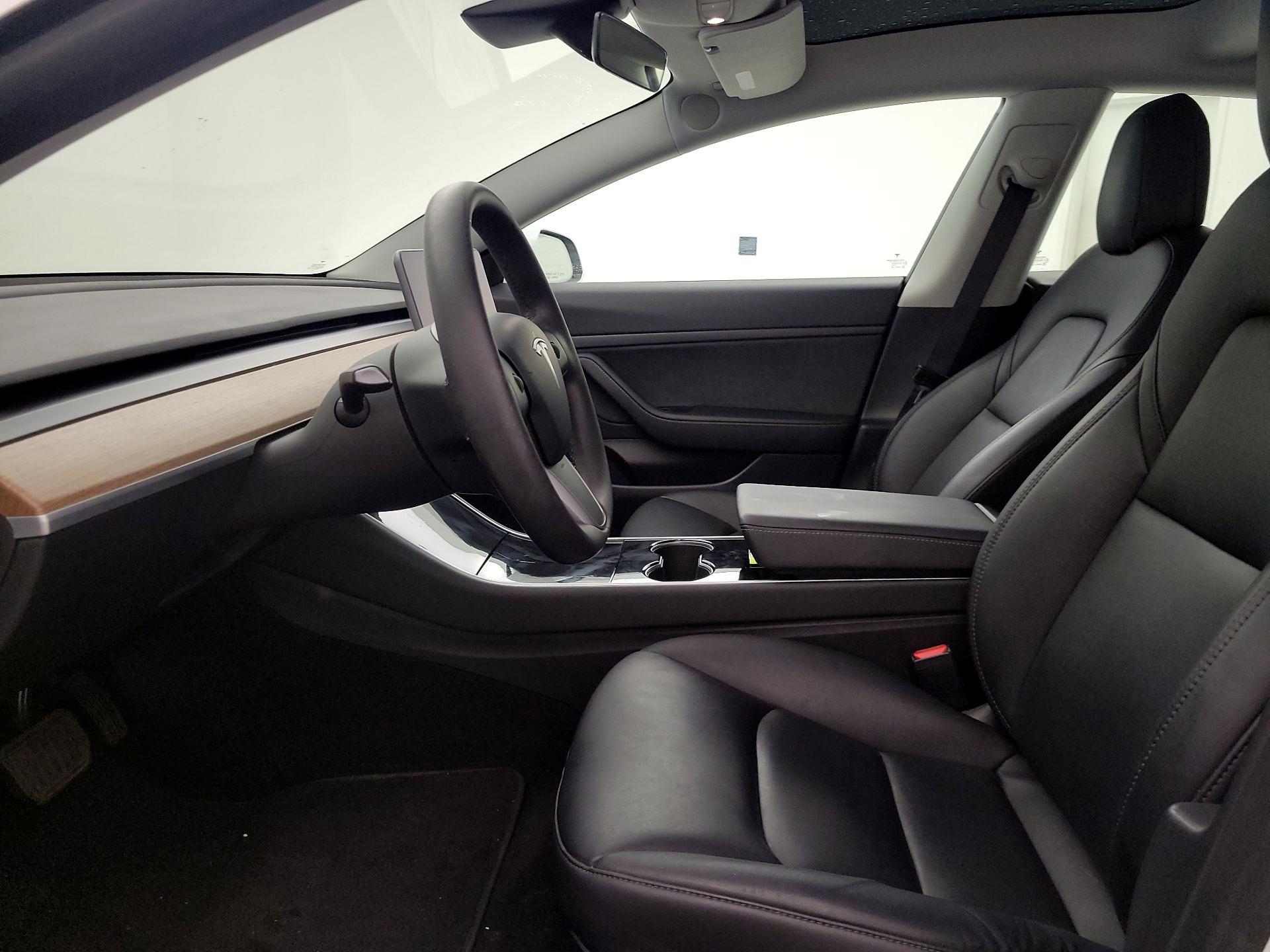 Thumbnail: 2020 Tesla Model 3 - 11