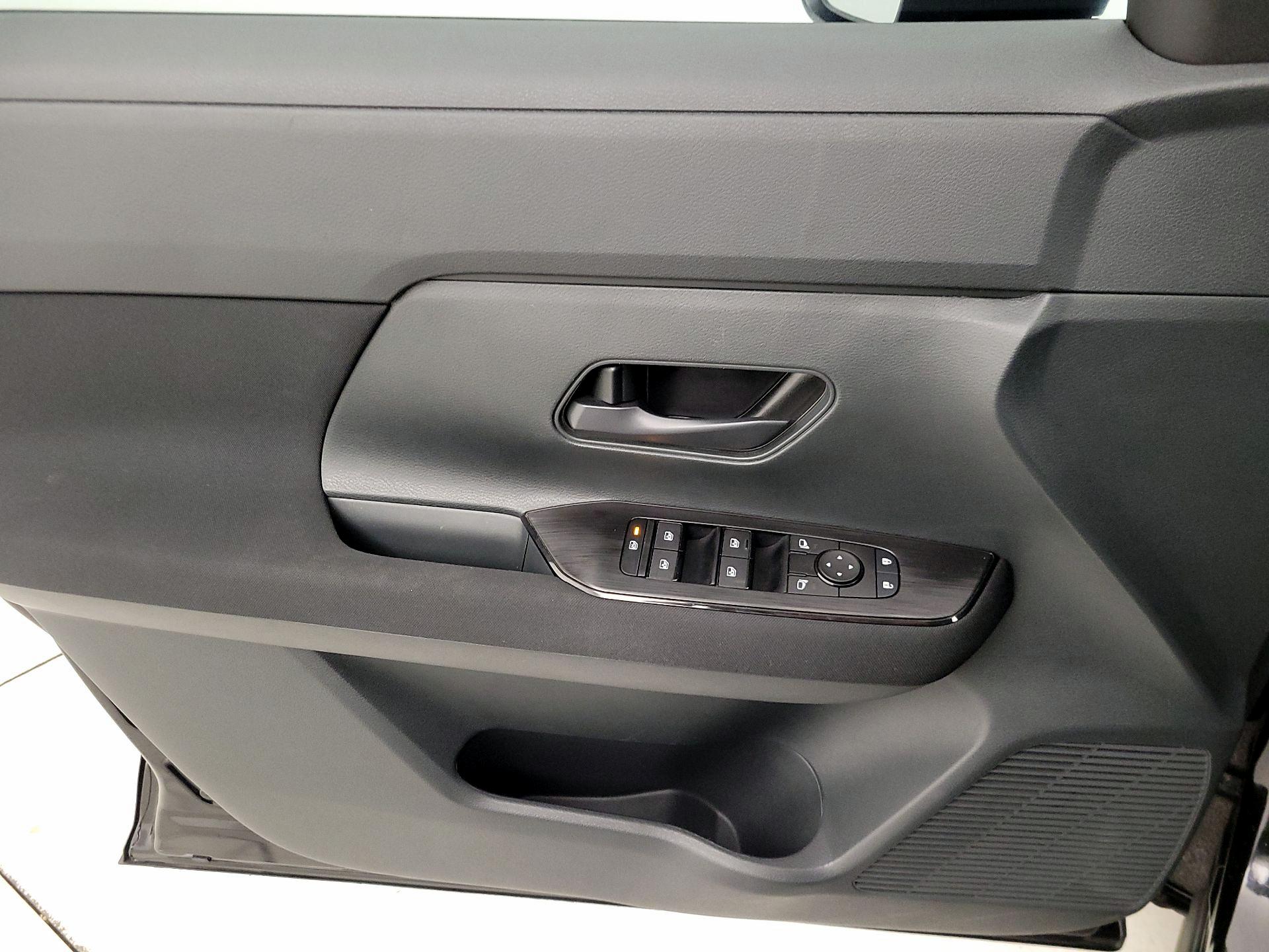 Thumbnail: 2025 Nissan Kicks - 12