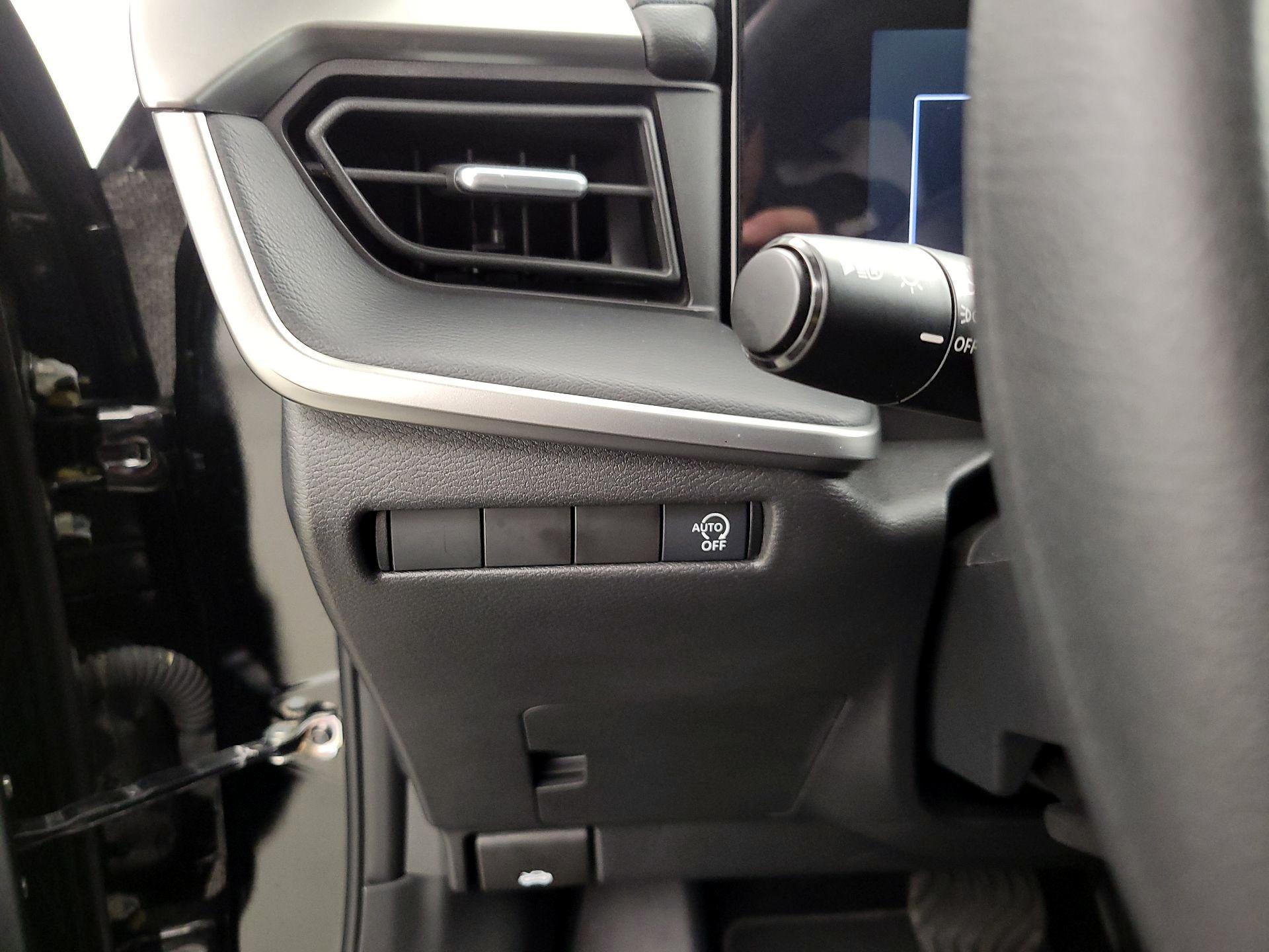 Thumbnail: 2025 Nissan Kicks - 13