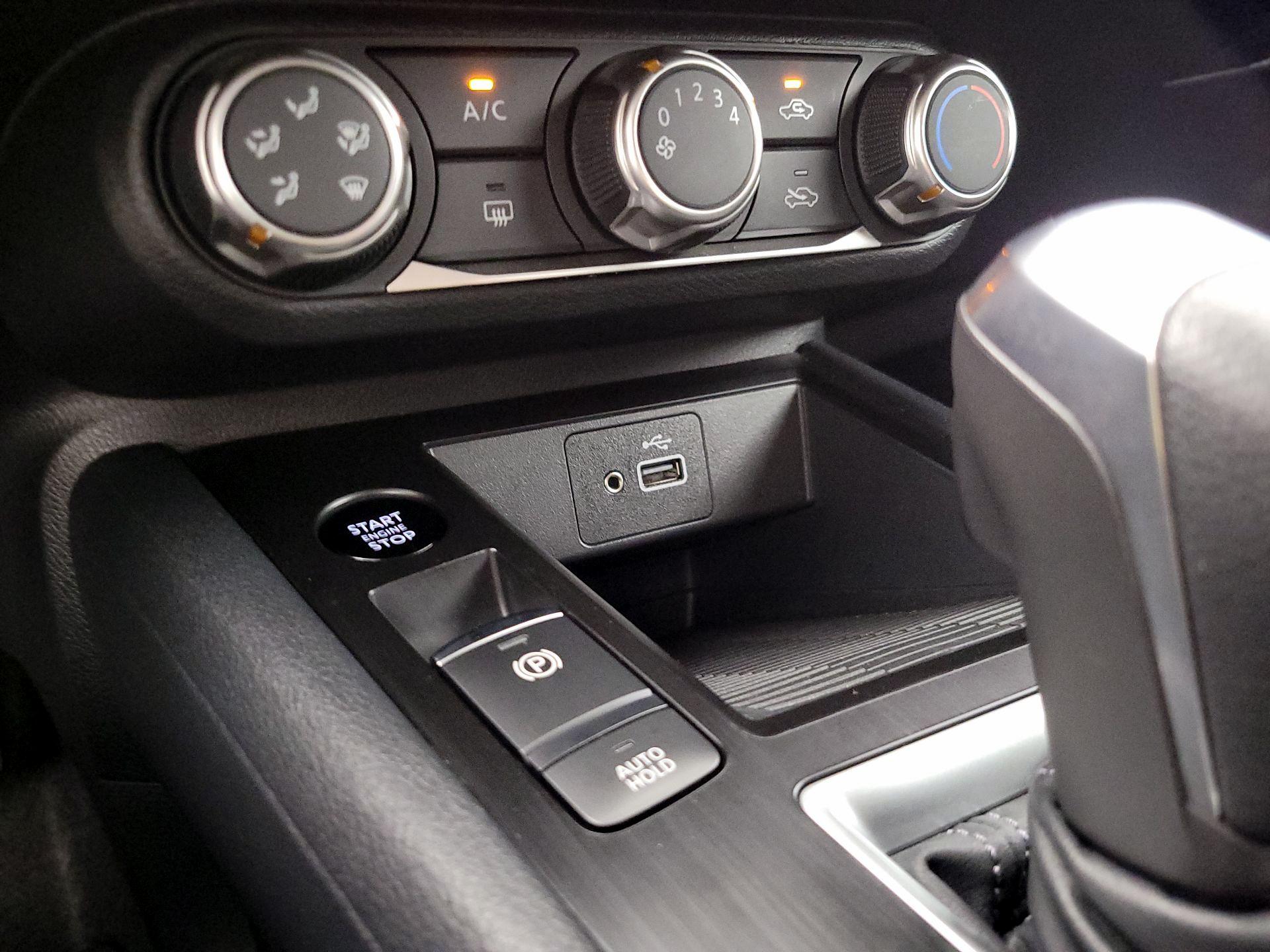 Thumbnail: 2025 Nissan Kicks - 18