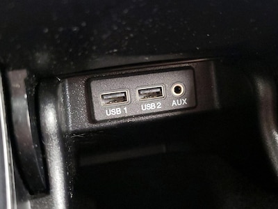 USB/AUX Ports
