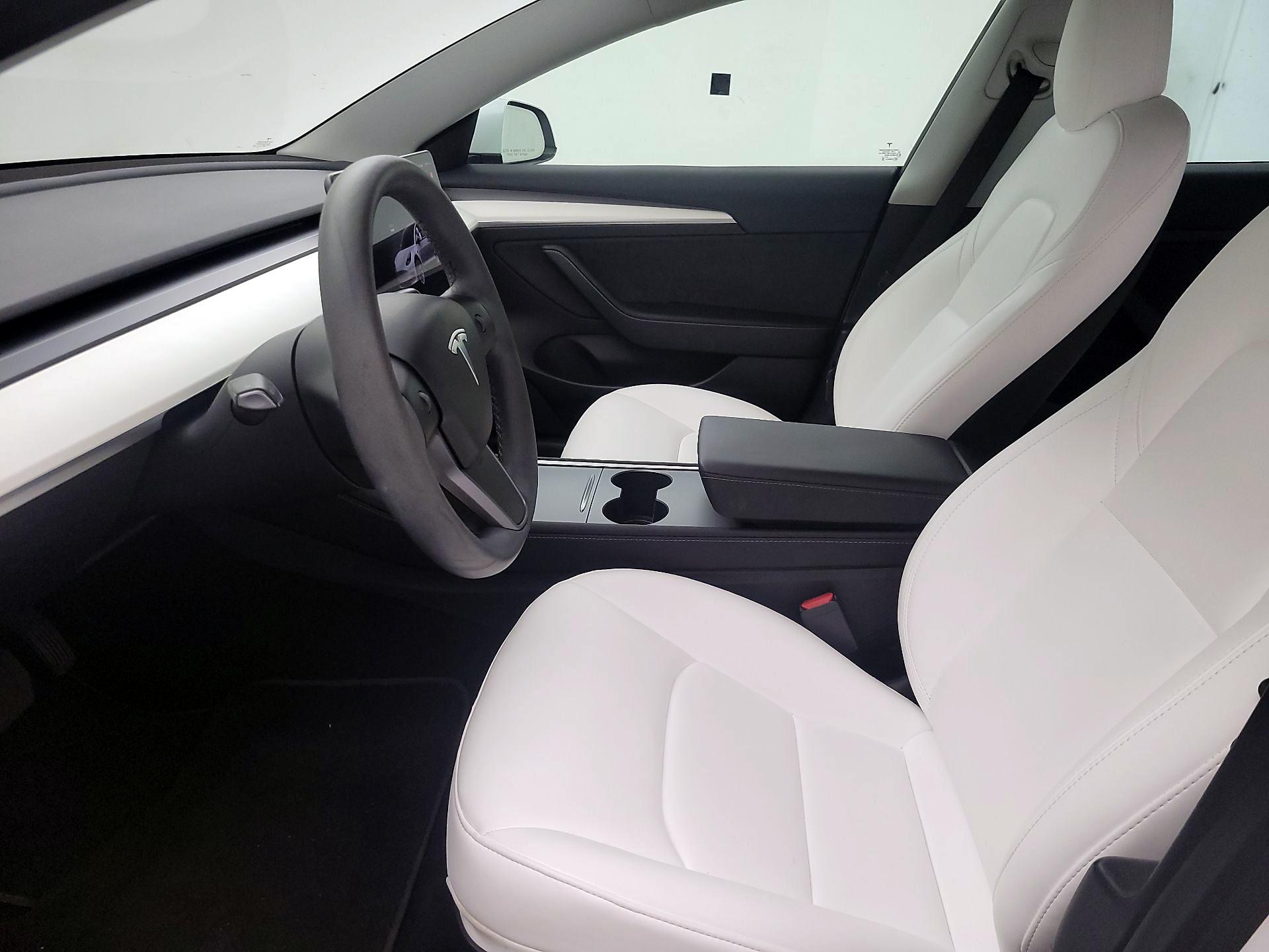 Thumbnail: 2022 Tesla Model 3 - 11
