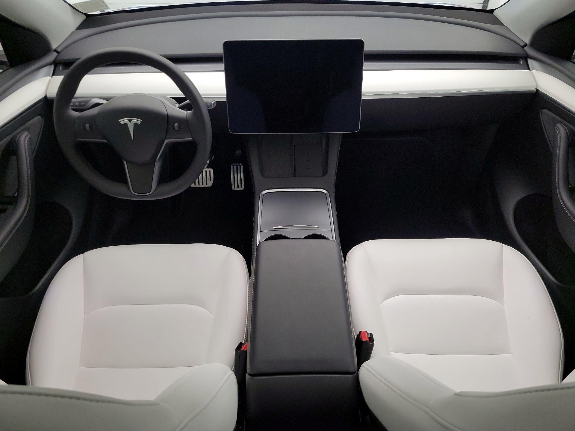 Thumbnail: 2025 Tesla Model Y - 9