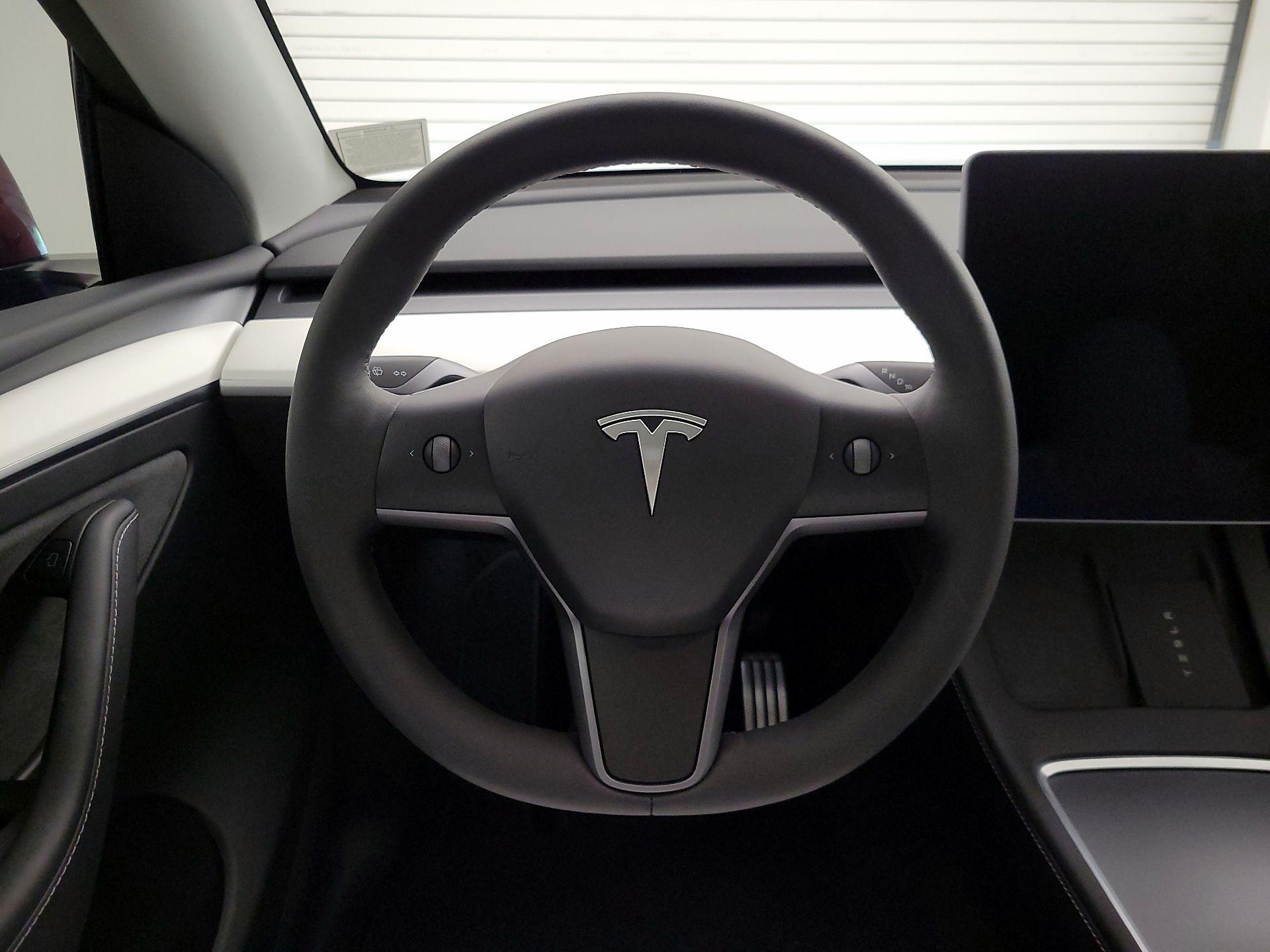 Thumbnail: 2025 Tesla Model Y - 10