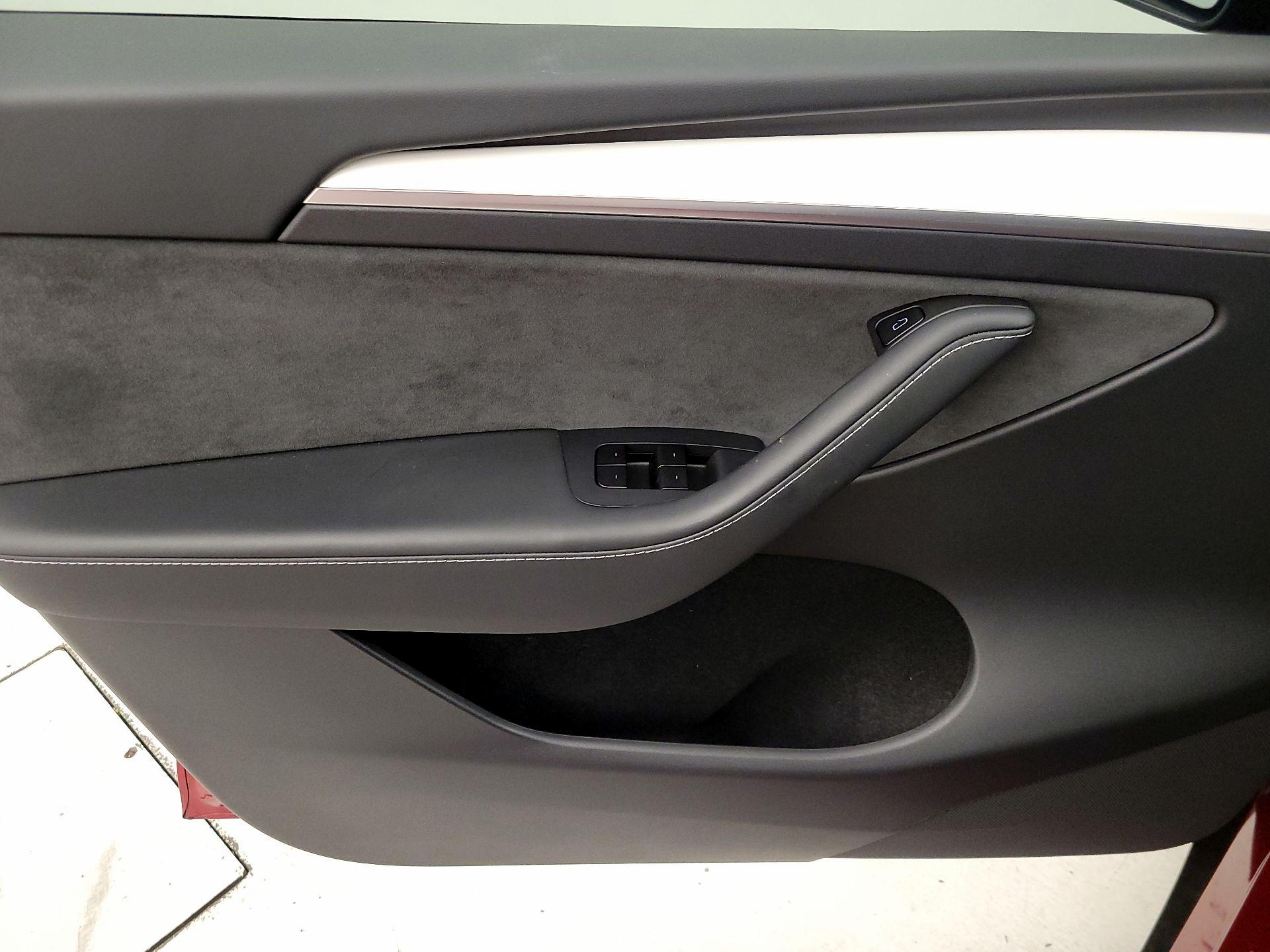 Thumbnail: 2025 Tesla Model Y - 12