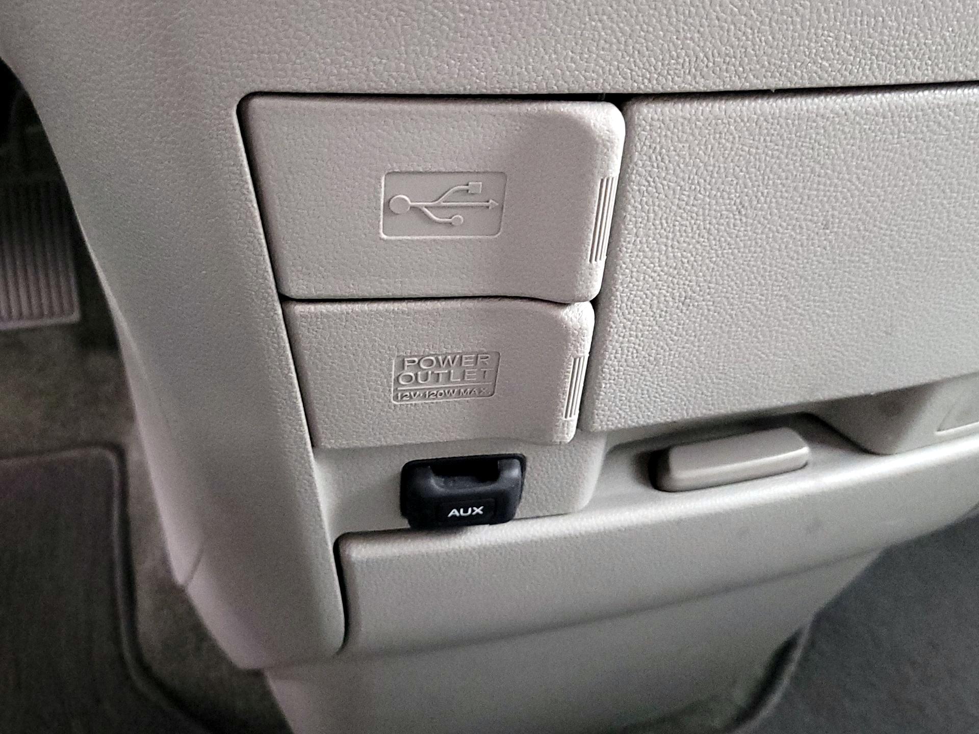 Thumbnail: 2015 Honda Odyssey - 18