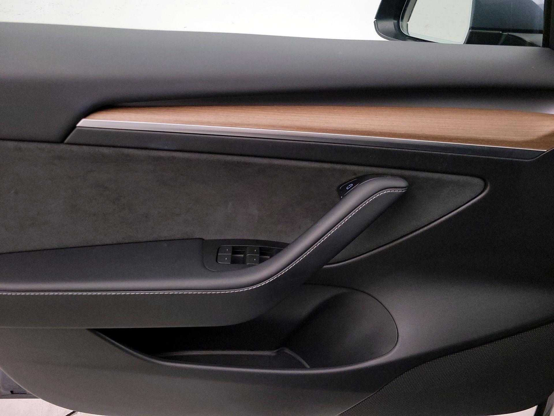 Thumbnail: 2023 Tesla Model 3 - 12