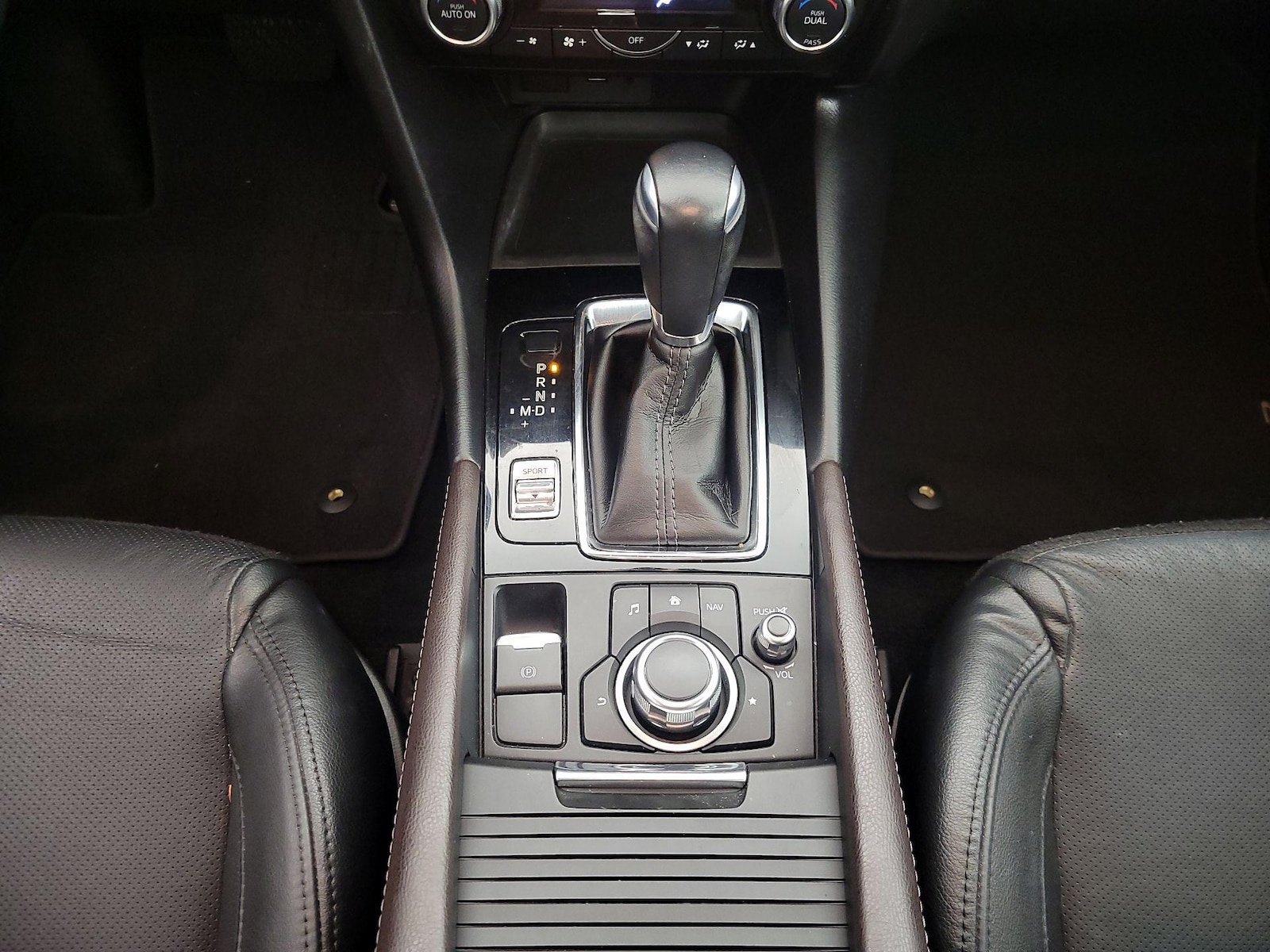 2018 Mazda Mazda3 Grand Touring - Photo 18
