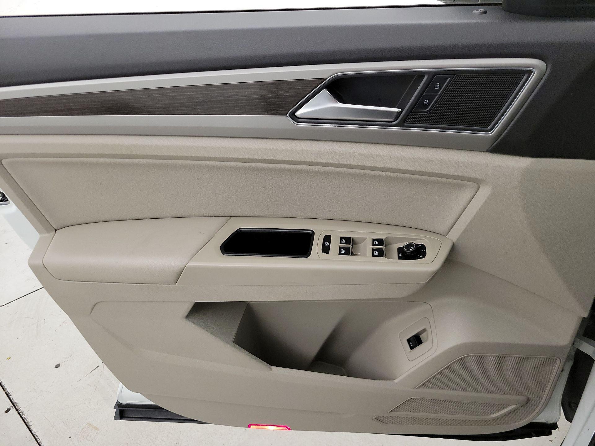 Thumbnail: 2019 Volkswagen Atlas - 12