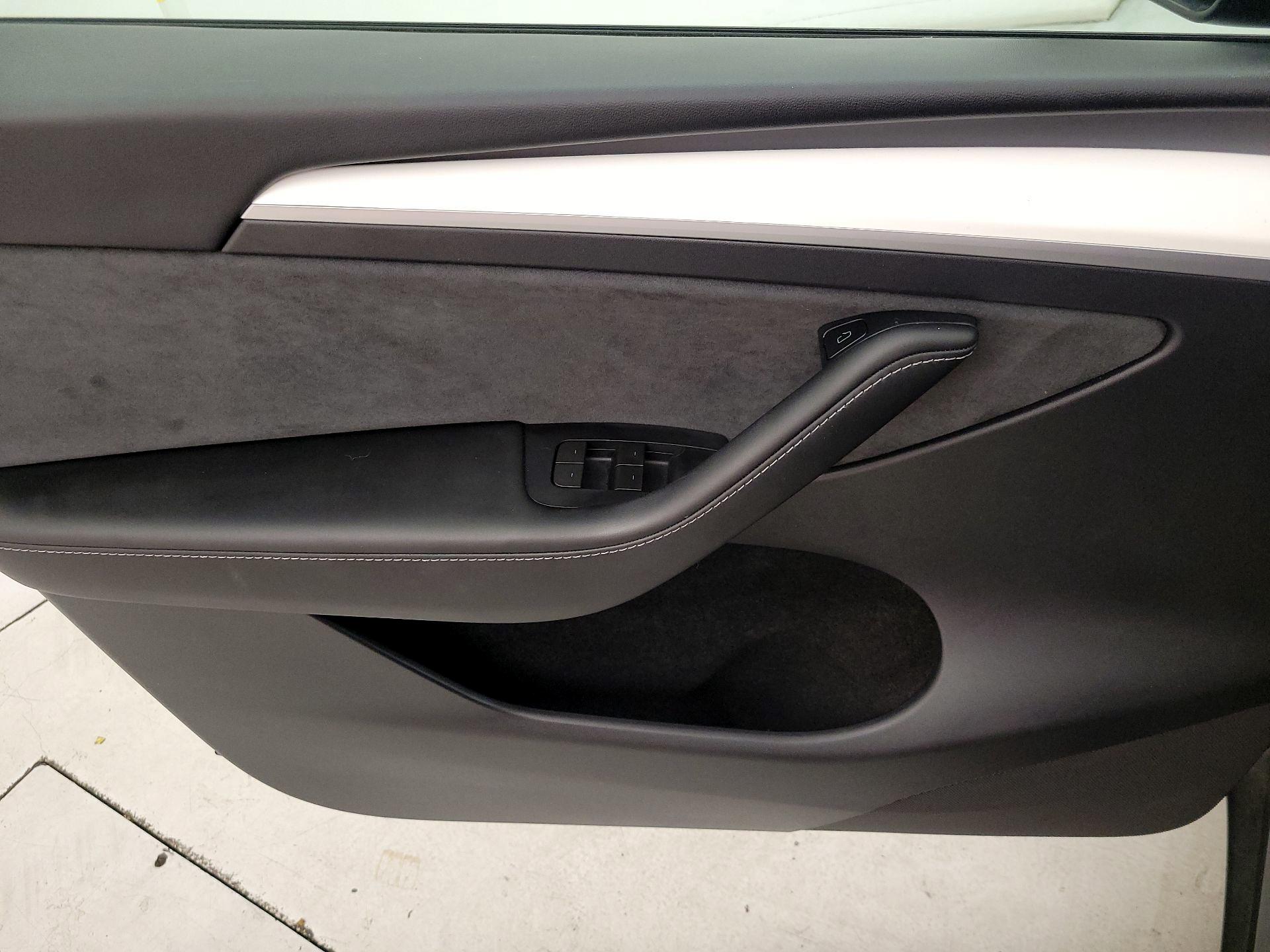Thumbnail: 2023 Tesla Model Y - 12