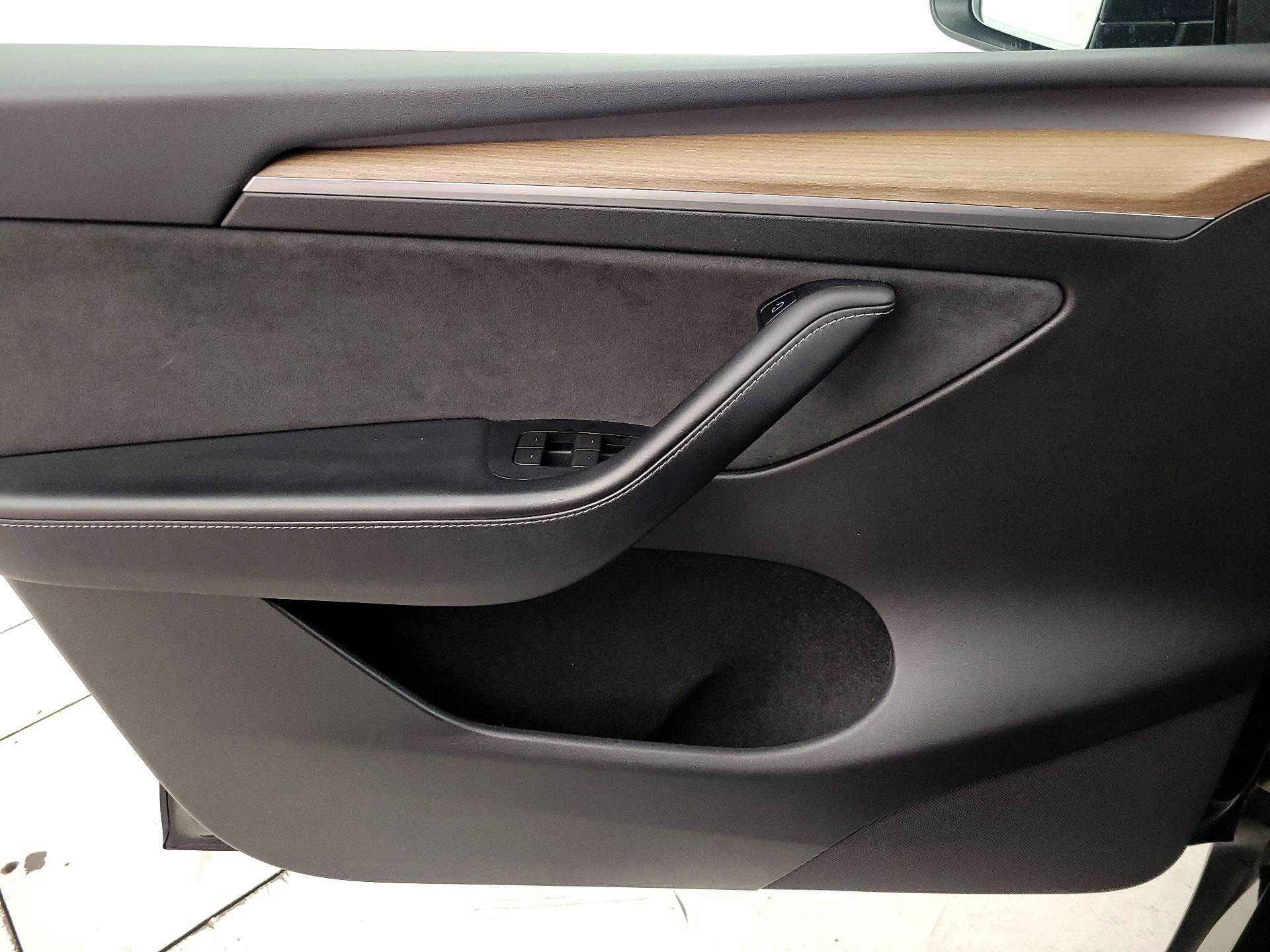Thumbnail: 2023 Tesla Model Y - 12