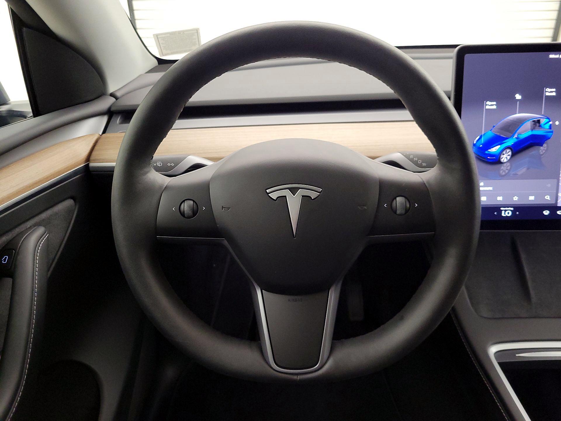 Thumbnail: 2023 Tesla Model Y - 10