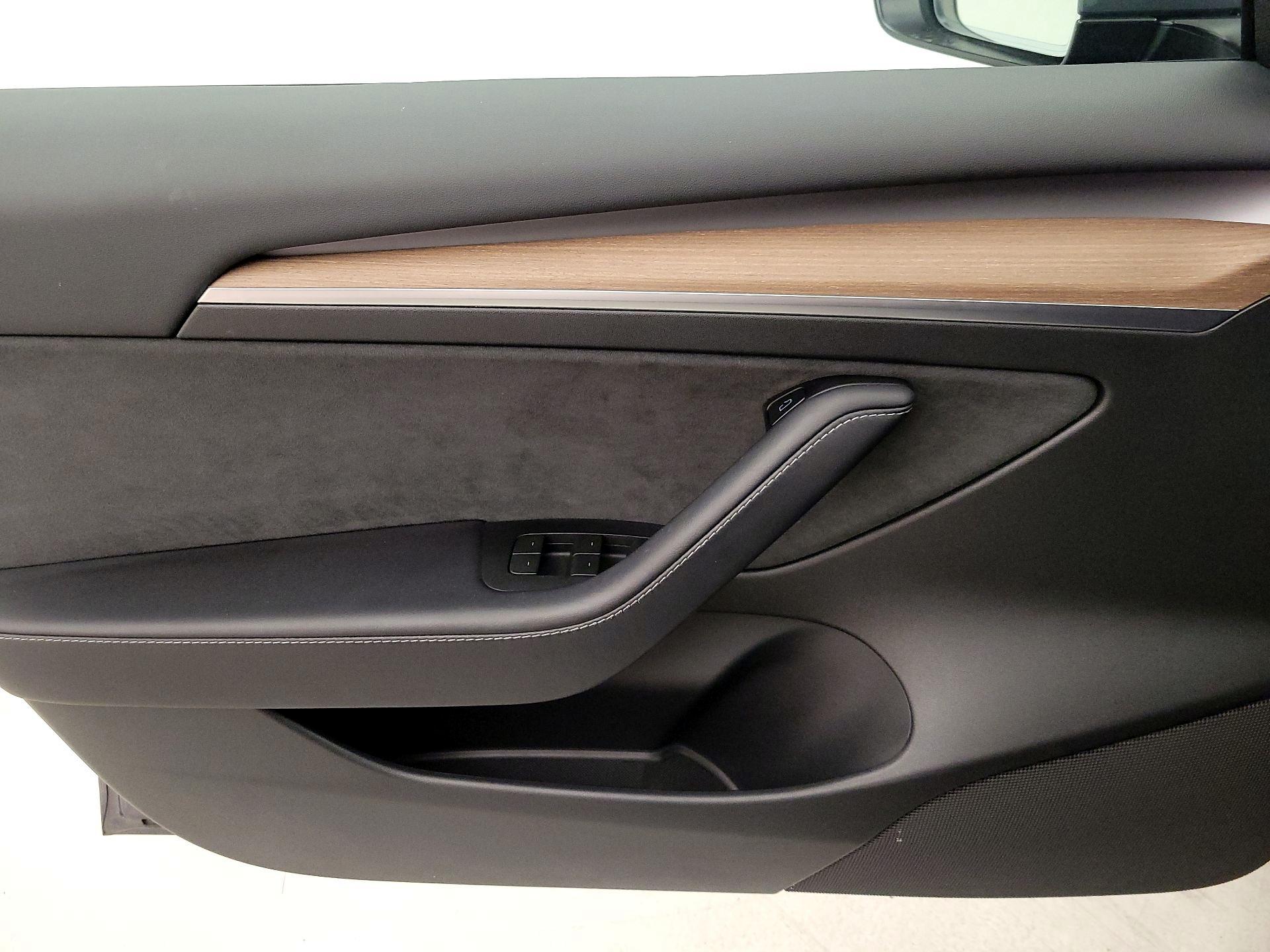 Thumbnail: 2023 Tesla Model 3 - 12