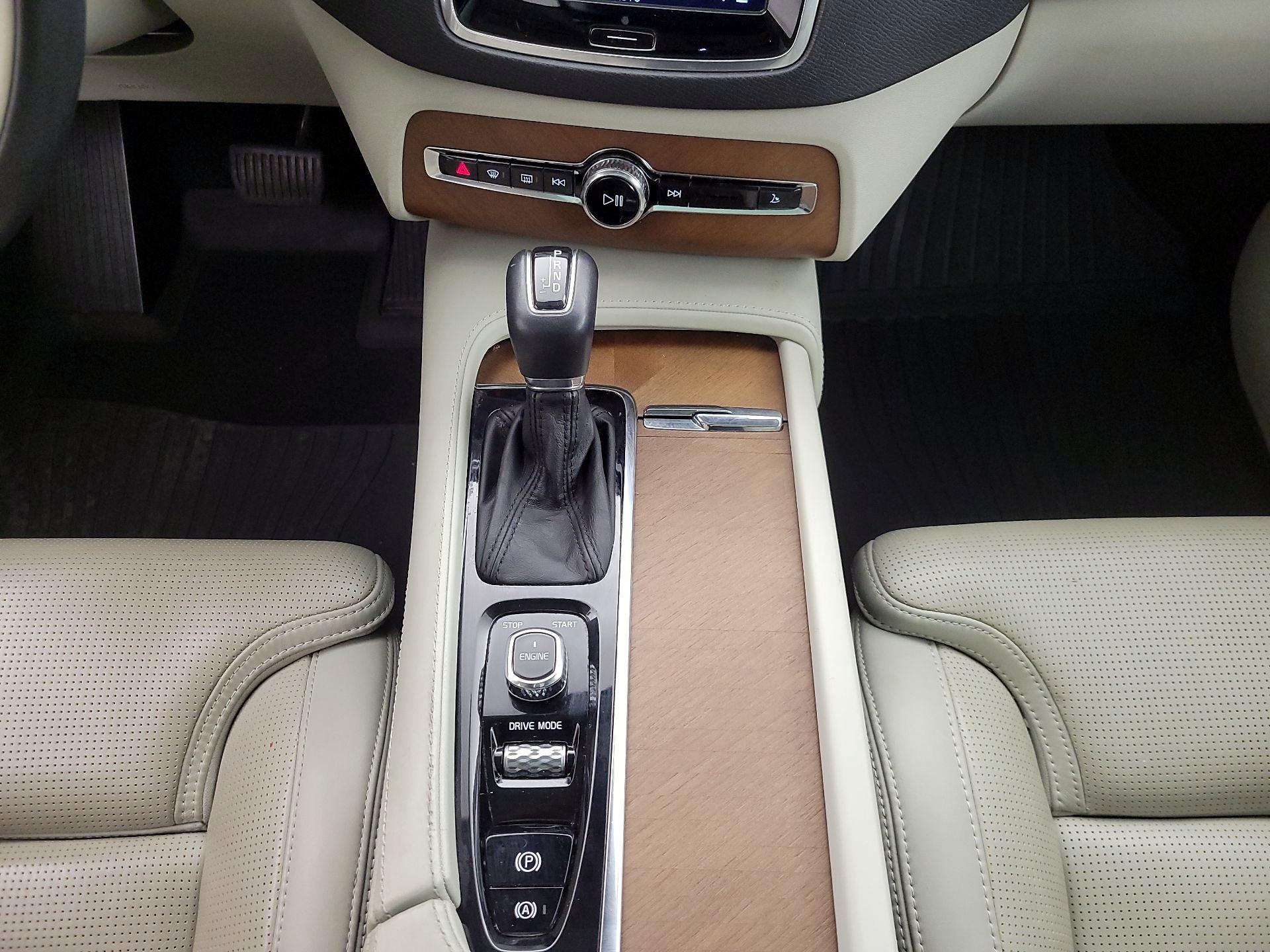 Thumbnail: 2017 Volvo XC90 - 18