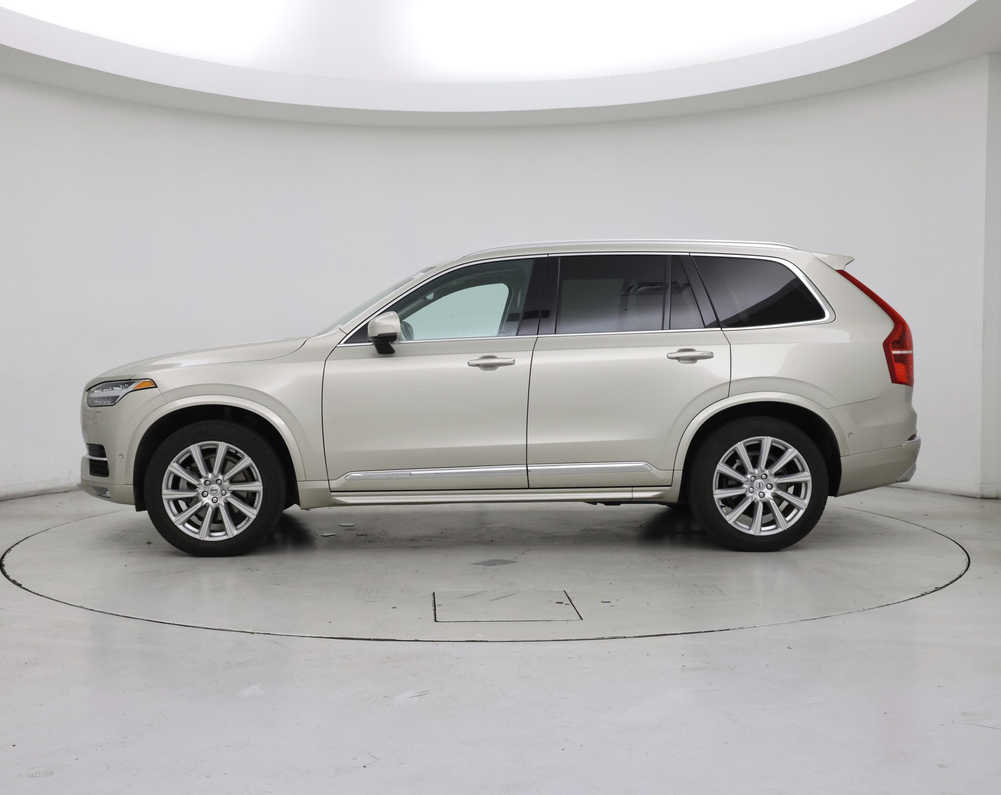 Thumbnail: 2017 Volvo XC90 - 3