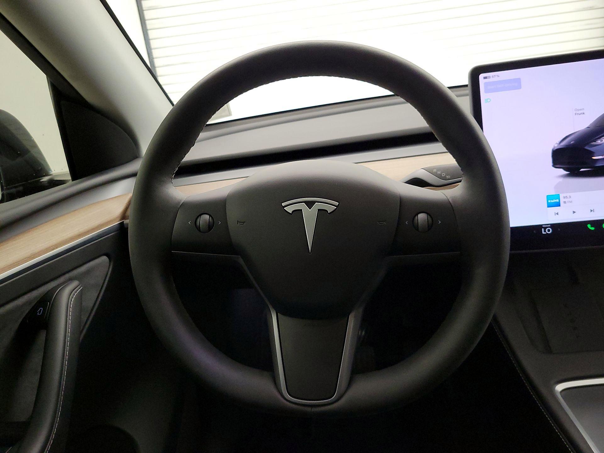Thumbnail: 2025 Tesla Model Y - 10