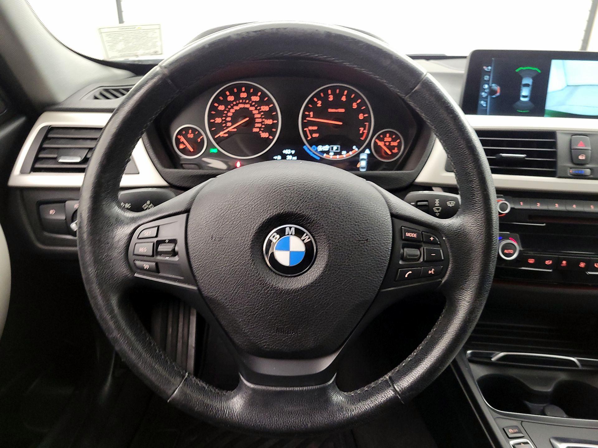 Thumbnail: 2017 BMW 3 Series - 10