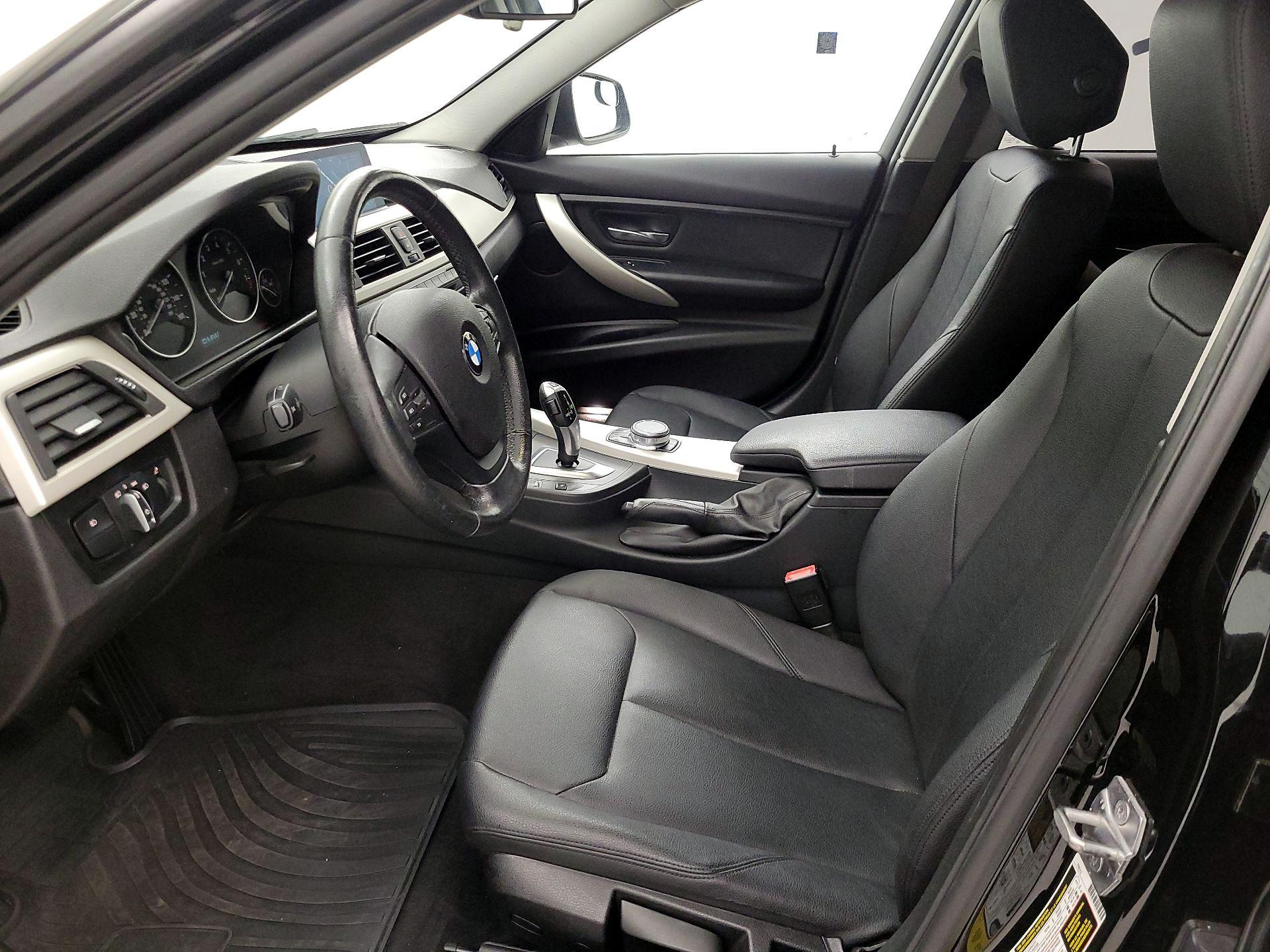 Thumbnail: 2017 BMW 3 Series - 11